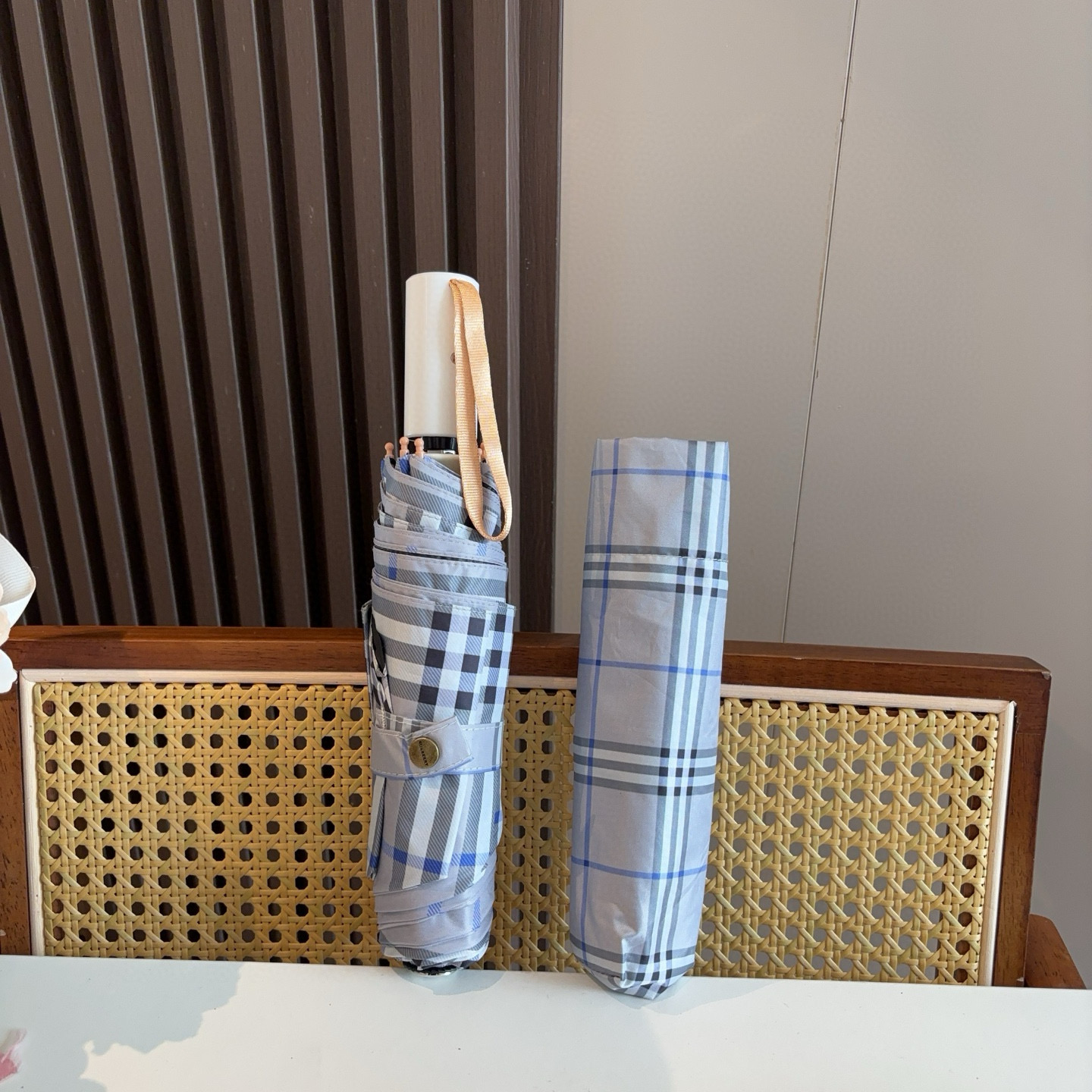 BURBERRY（巴宝莉） 三折自动折叠晴雨伞 年度巅峰之作 经典 高雅 时髦 这就是被称为英国BUR