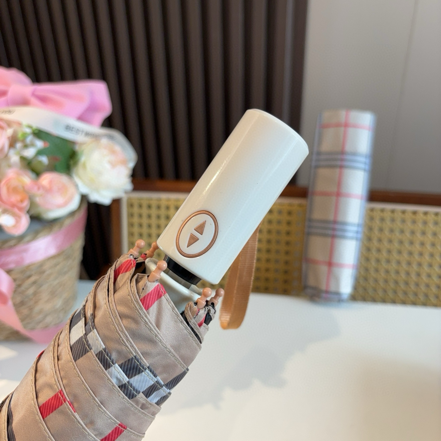  BURBERRY（巴宝莉） 三折自动折叠晴雨伞 年度巅峰之作 经典 高雅 时髦 这就是被称为英国BUR