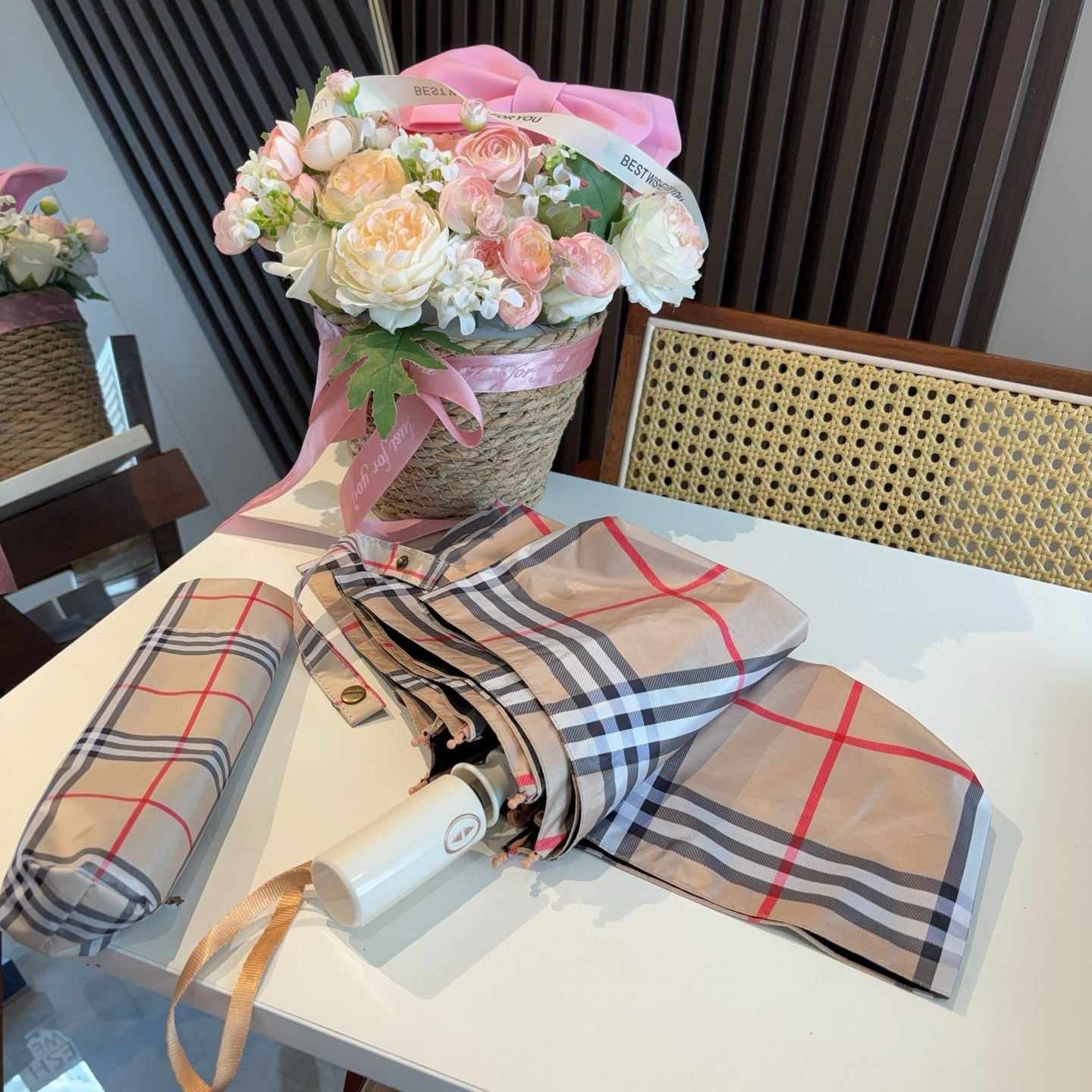  BURBERRY（巴宝莉） 三折自动折叠晴雨伞 年度巅峰之作 经典 高雅 时髦 这就是被称为英国BUR