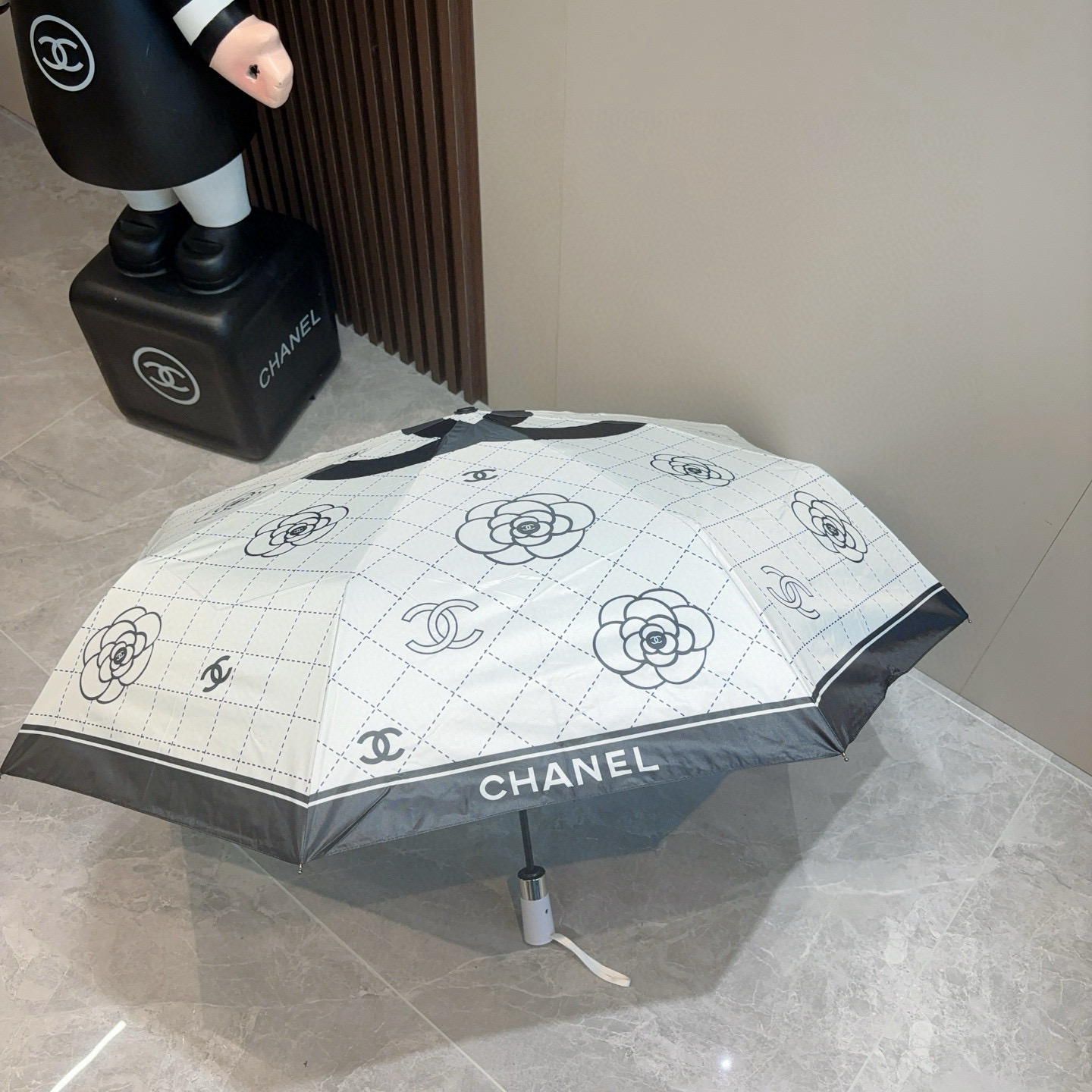  CHANEL香奈儿 三折自动折叠晴雨伞  时尚原单代工品质 细节精致 看得见的品质 打破一成不变 色泽