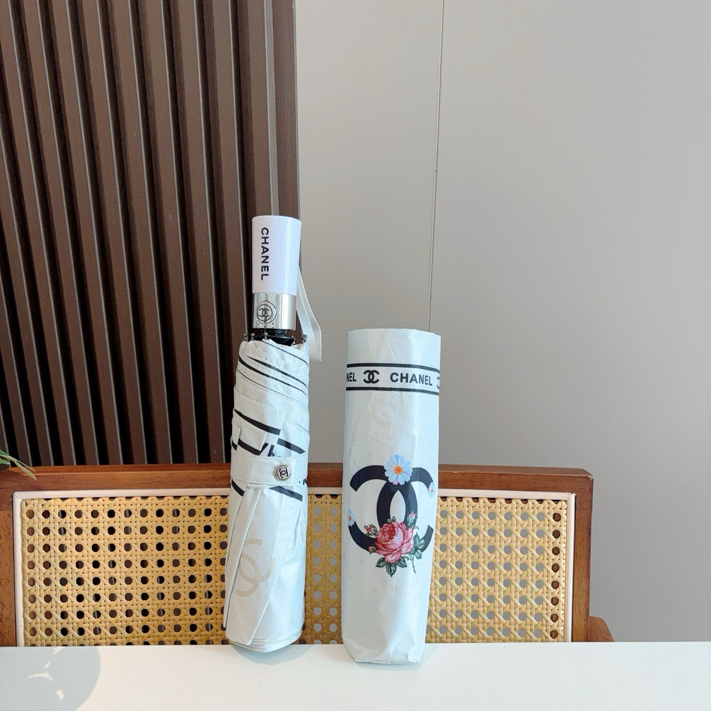  CHANEL香奈儿 三折自动折叠晴雨伞  时尚原单代工品质 细节精致 看得见的品质 打破一成不变 色泽