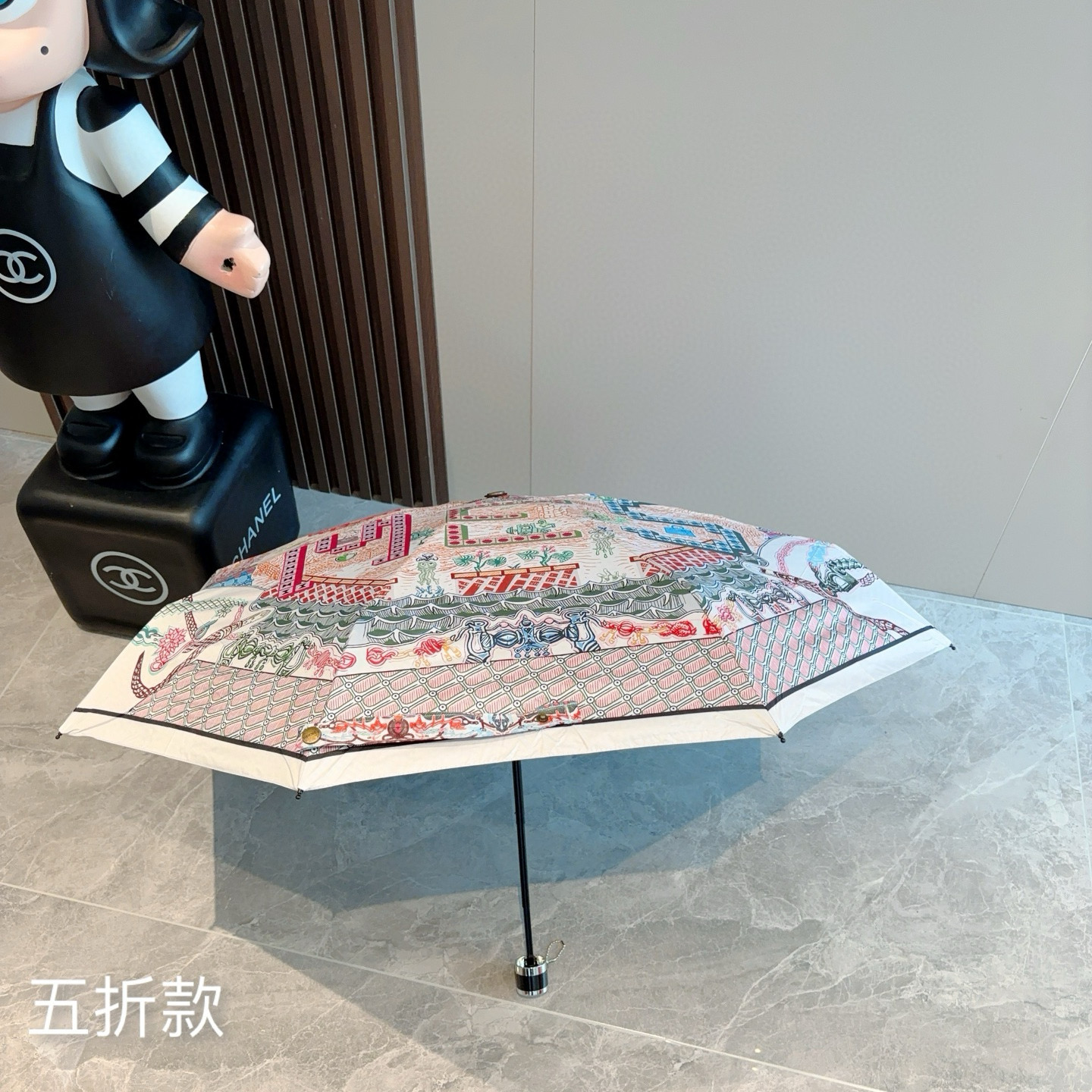 HERMÈS (爱马仕)新款 五折伞 热卖款 时尚指数爆表 不论晴天雨天使用都相得益彰 拥有它感受风从身