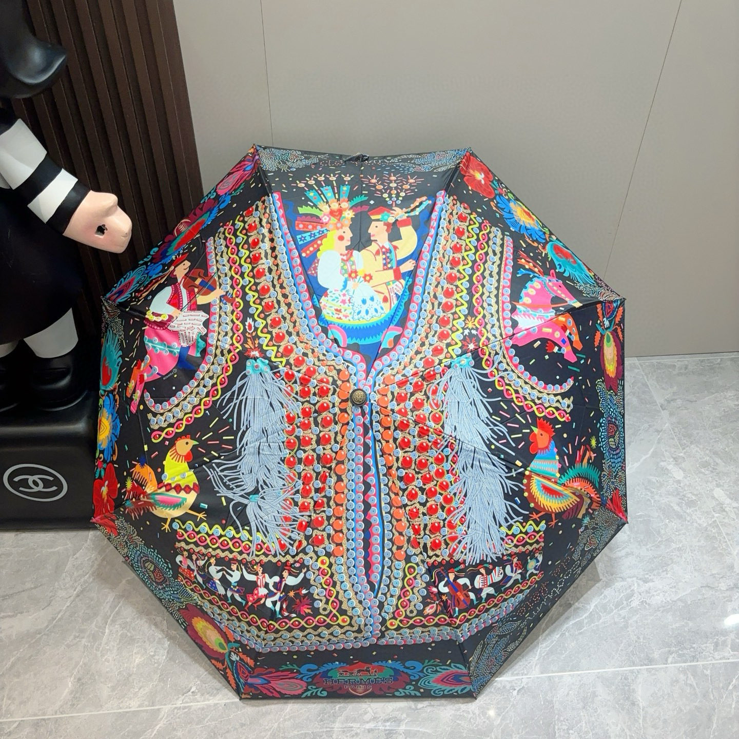 爱马仕（Hermès）   新款 极品H家三折自动伞重磅呈现 以其精湛的工艺技术和源源不断的想像力 新涂