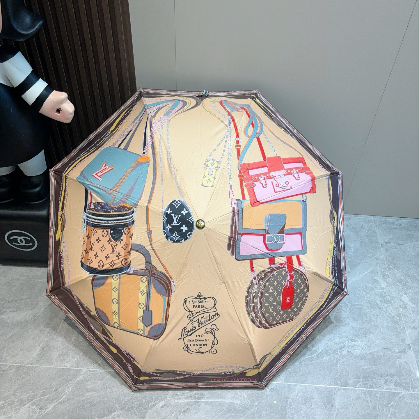  LOUIS VUITTON （路易威登）三折自动折叠晴雨伞 新涂层技术深色伞面 拥有令人惊喜的遮光效果