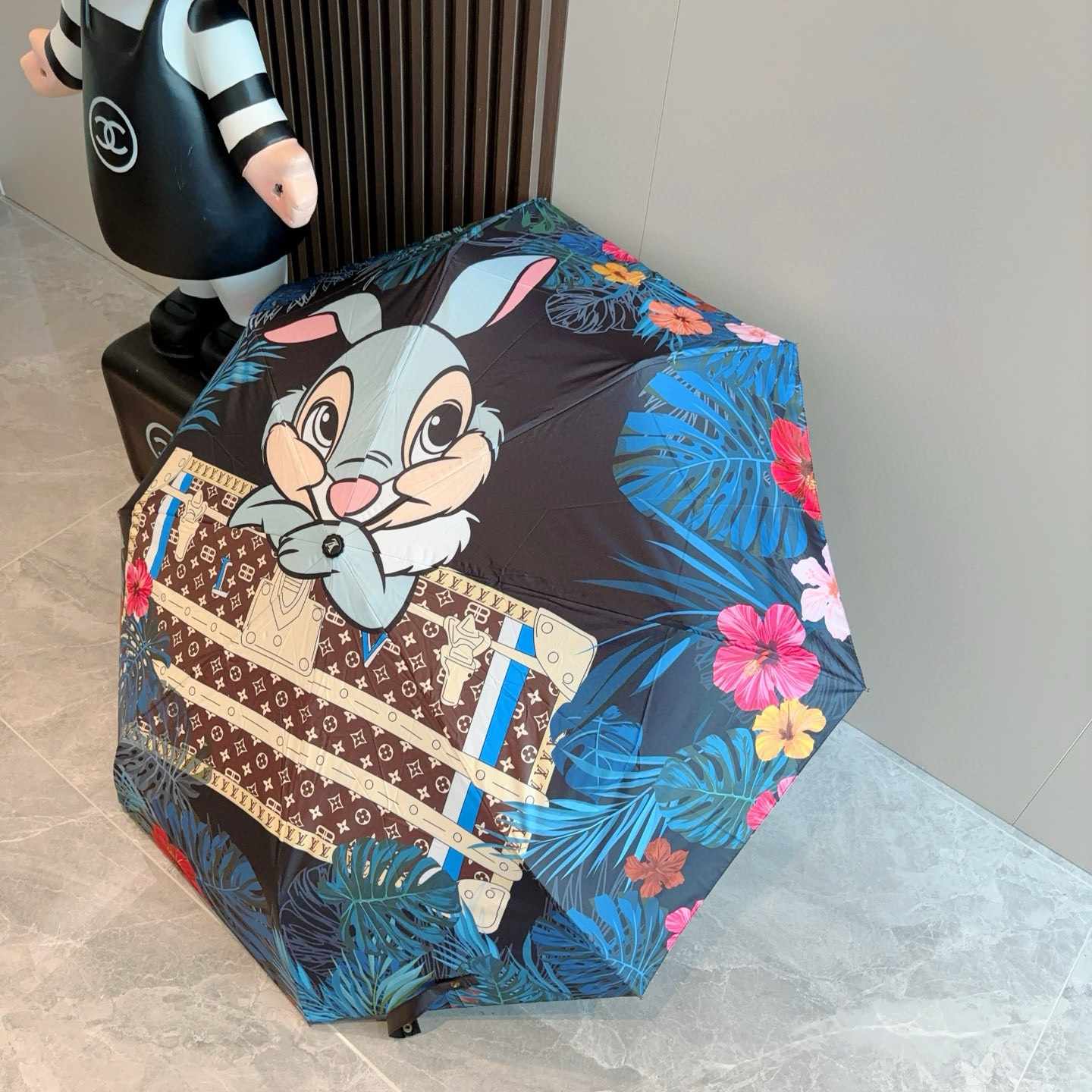  LOUIS VUITTON （路易威登）三折自动折叠晴雨伞 新涂层技术深色伞面 拥有令人惊喜的遮光效果