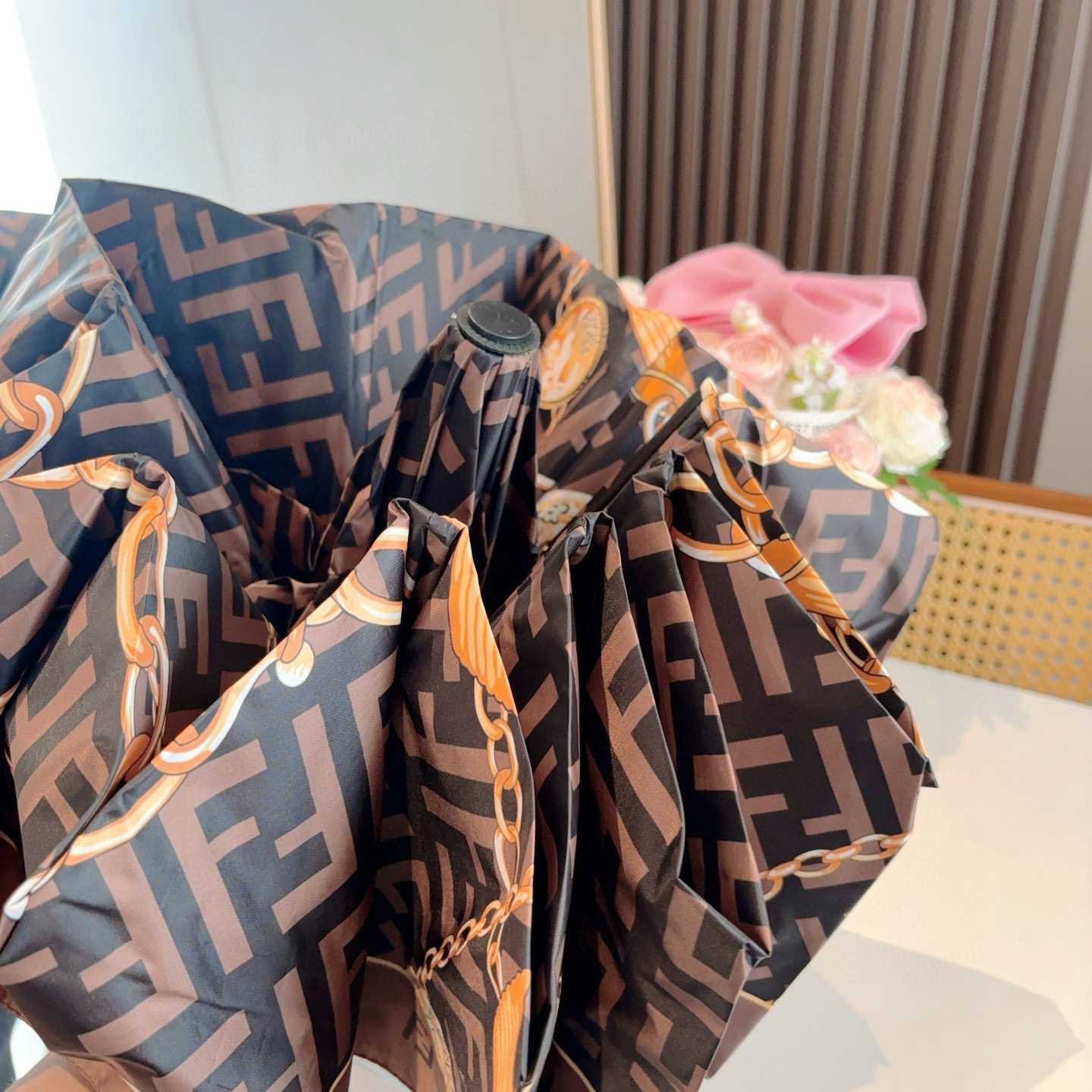  FENDI（芬迪）三折自动折叠晴雨伞 年度最新火爆单品  原单代工级品质 第一代210T碰击布防嗮拒水