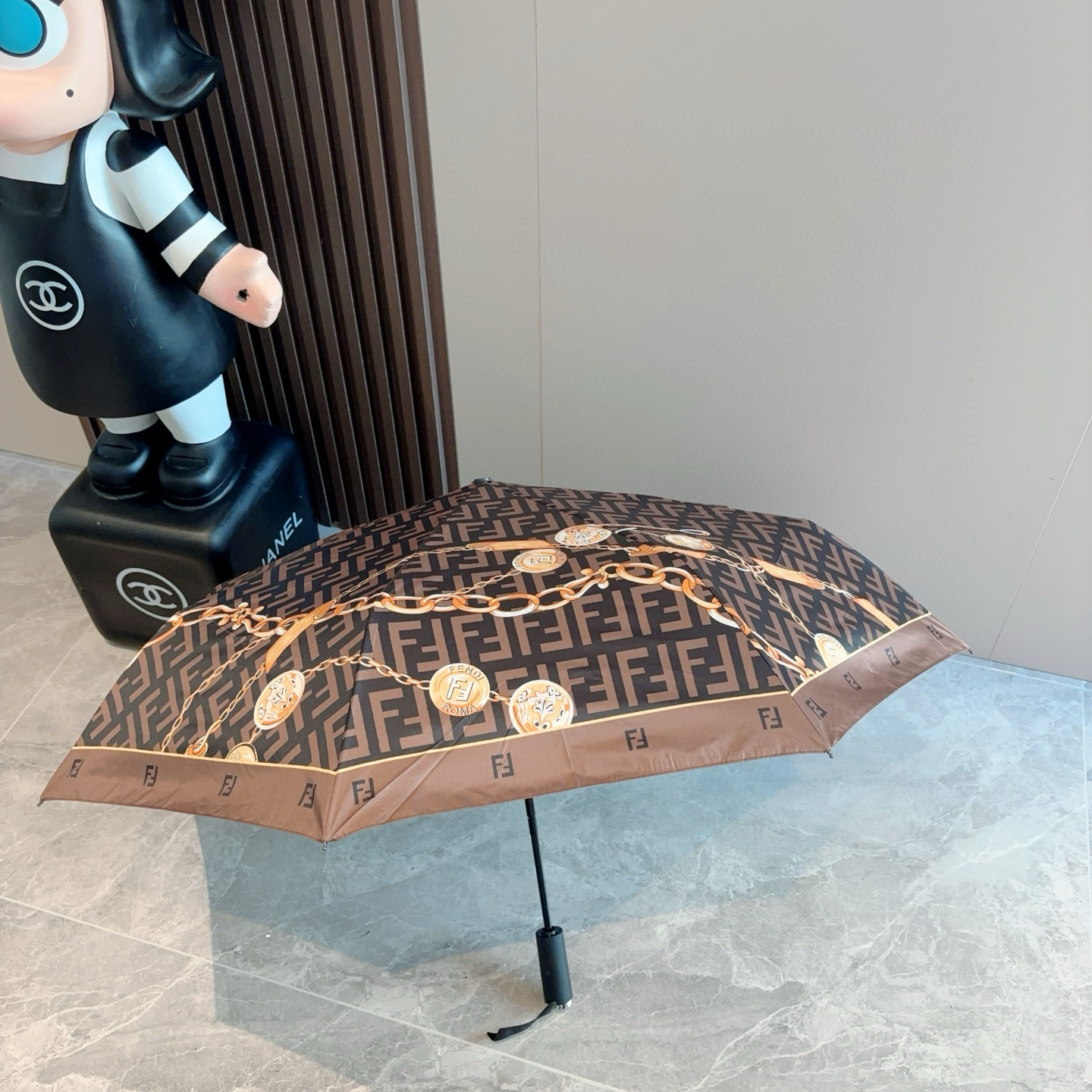  FENDI（芬迪）三折自动折叠晴雨伞 年度最新火爆单品  原单代工级品质 第一代210T碰击布防嗮拒水