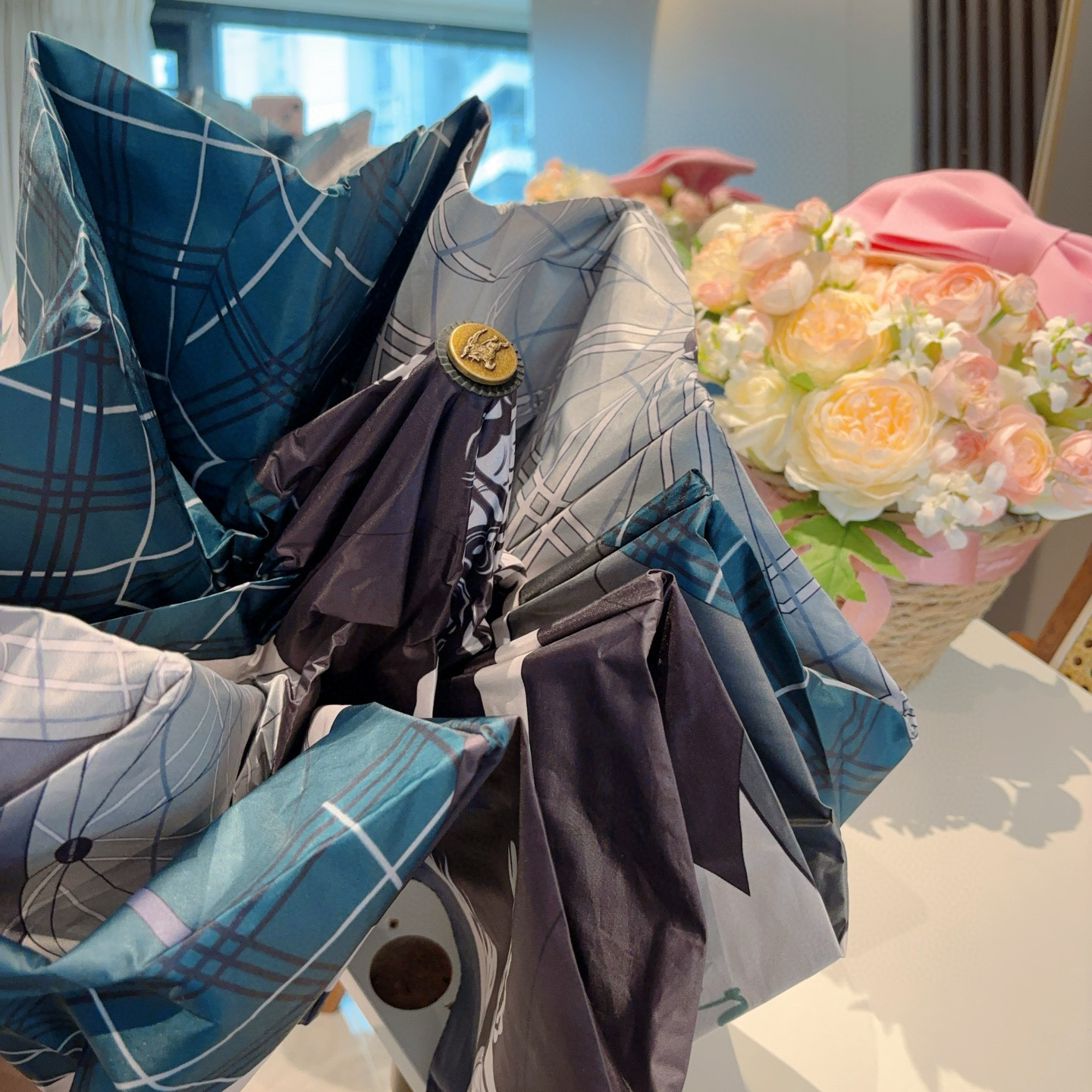  BURBERRY（巴宝莉） 战马伞面 三折自动折叠晴雨伞 年度巅峰之作 经典 高雅 时髦 这就是被称为