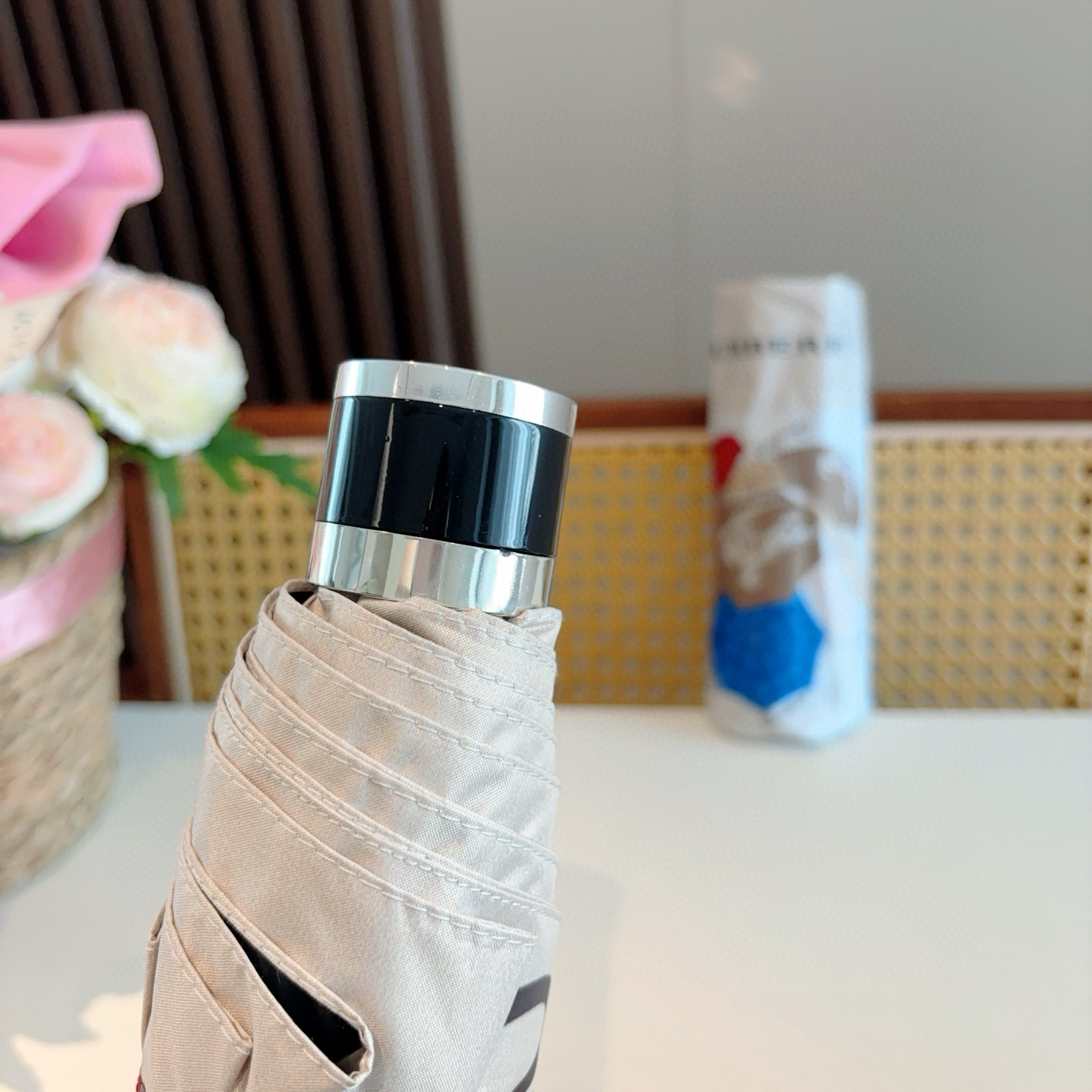  BURBERRY（巴宝莉）五折手动折叠晴雨伞 选用台湾进口UV防紫外线伞布 原单代工级品质  