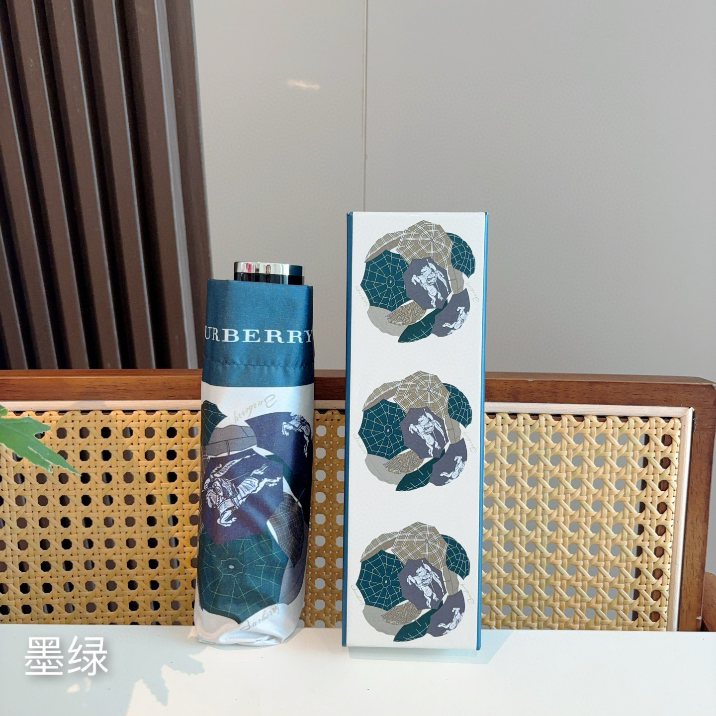  BURBERRY（巴宝莉）五折手动折叠晴雨伞 选用台湾进口UV防紫外线伞布 原单代工级品质  