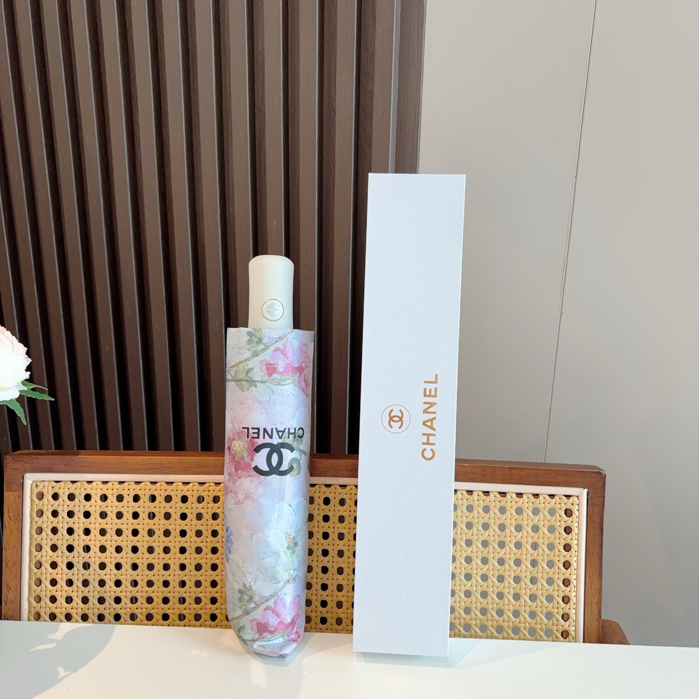  CHANEL香奈儿 三折自动折叠晴雨伞  时尚原单代工品质 细节精致 看得见的品质 打破一成不变 色泽