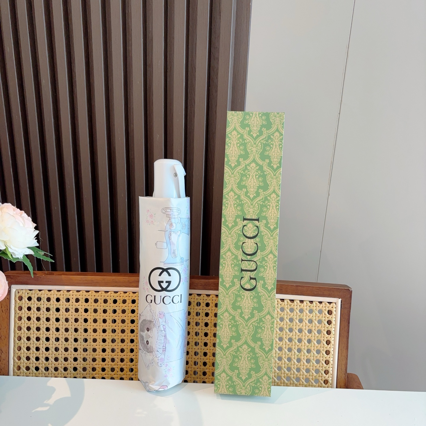  GUCCI（古奇）新款 猫咪图案 三折自动折叠晴雨伞 选用台湾进口UV防紫外线伞布 原单代工级品质  