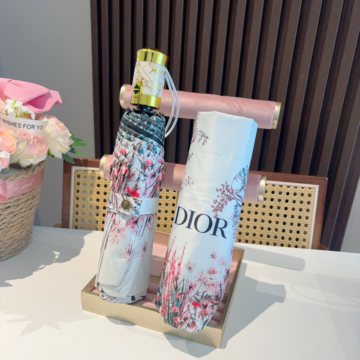  DIOR（迪奥）花穗 三折自动折叠晴雨伞  时尚原单代工品质 细节精致 看得见的品质 打破一成不变 色
