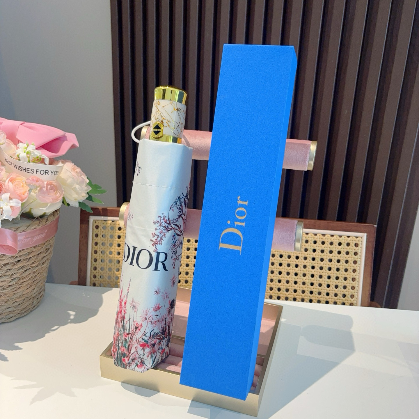  DIOR（迪奥）花穗 三折自动折叠晴雨伞  时尚原单代工品质 细节精致 看得见的品质 打破一成不变 色