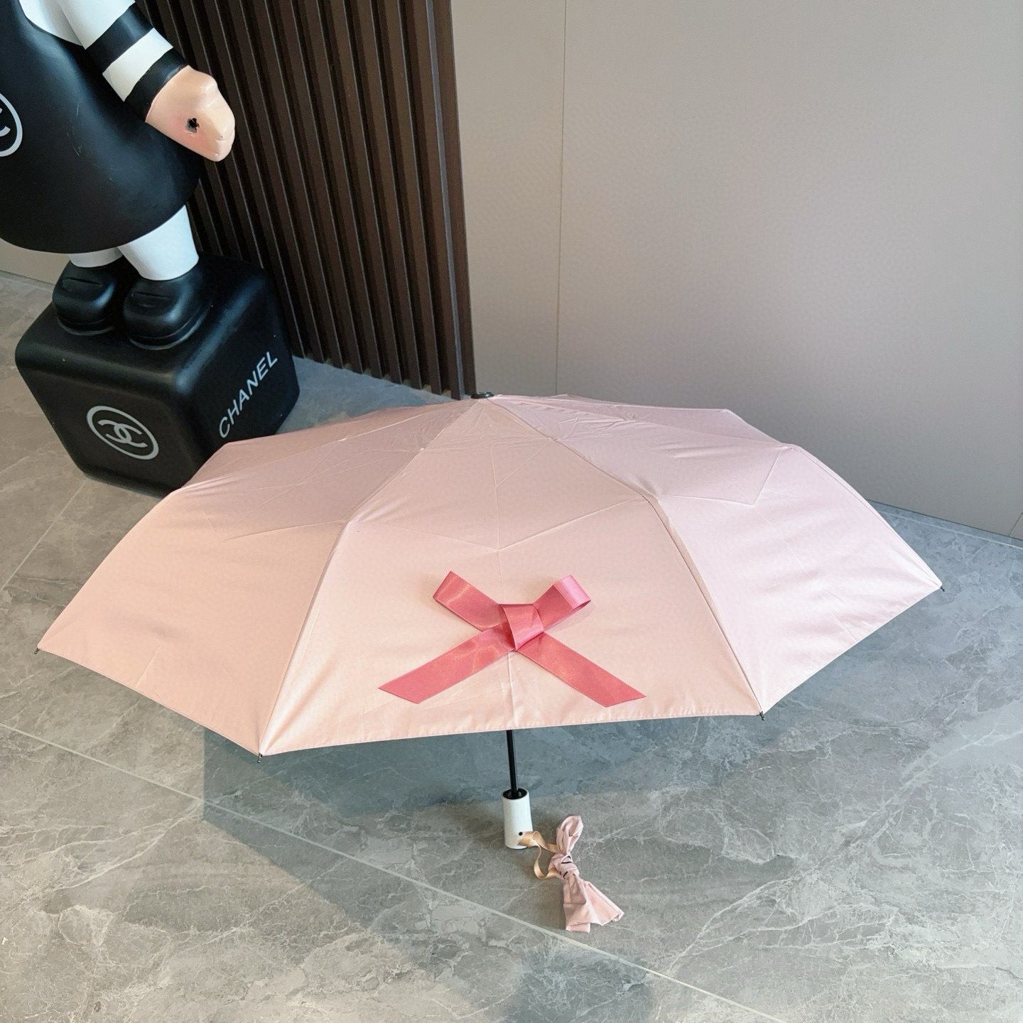  CHANEL（香奈儿）蝴蝶结🎀 三折自动折叠晴雨伞 集合香奈儿灵魂LOGO为一体的设计风格高雅奢华 带