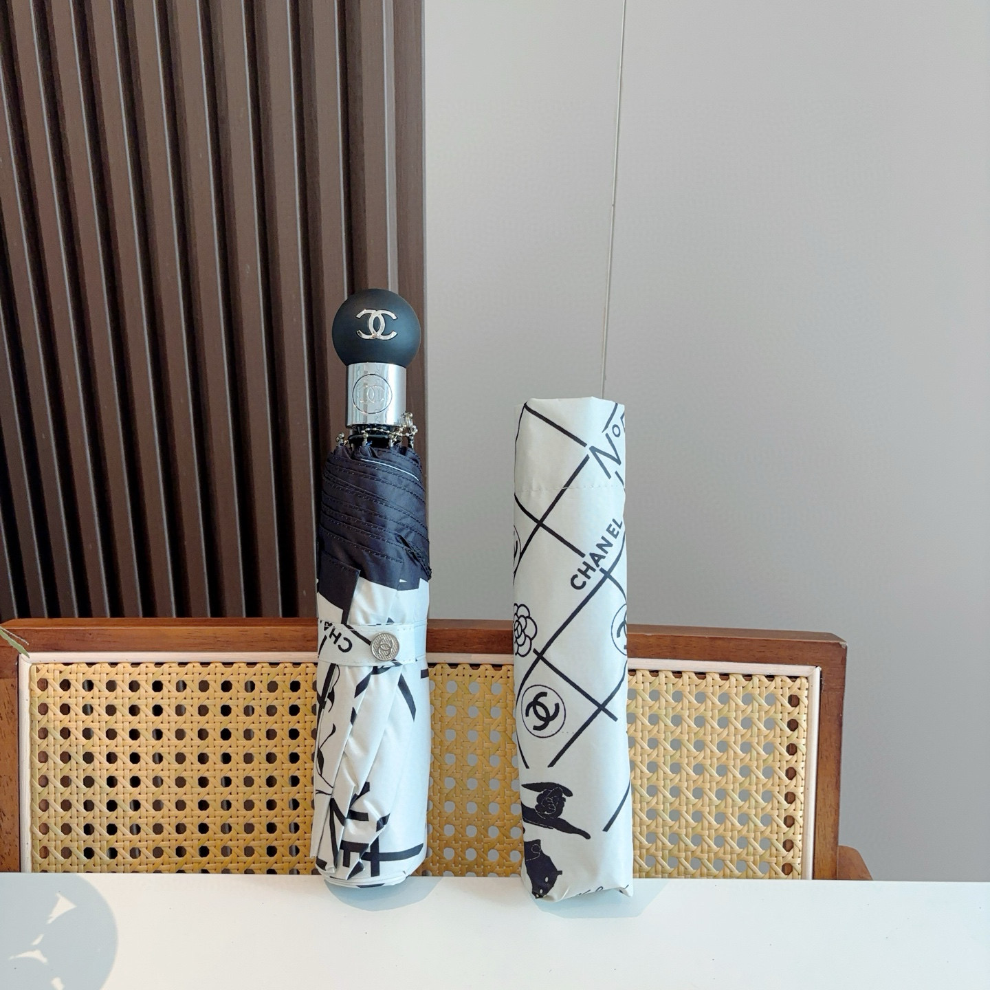  CHANEL香奈儿 三折自动折叠晴雨伞  时尚原单代工品质 细节精致 看得见的品质 打破一成不变 色泽