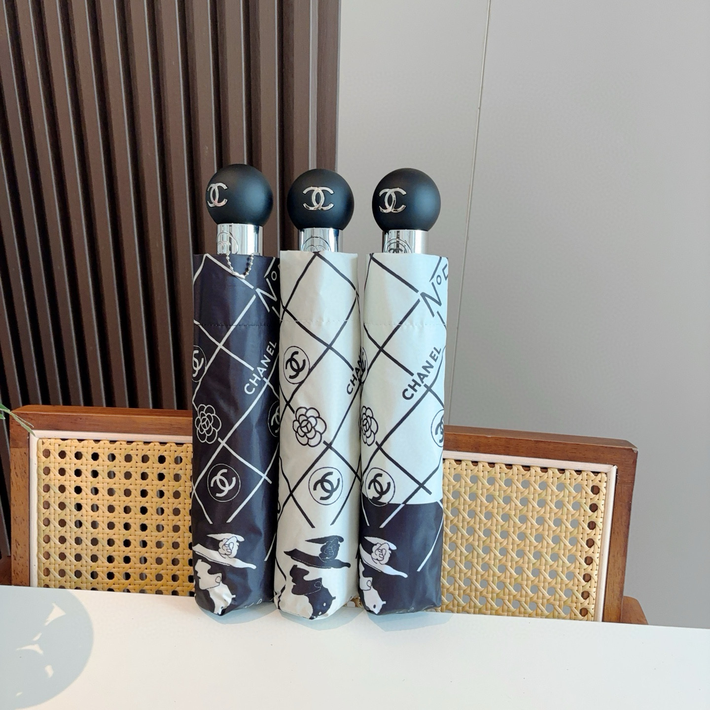  CHANEL香奈儿 三折自动折叠晴雨伞  时尚原单代工品质 细节精致 看得见的品质 打破一成不变 色泽
