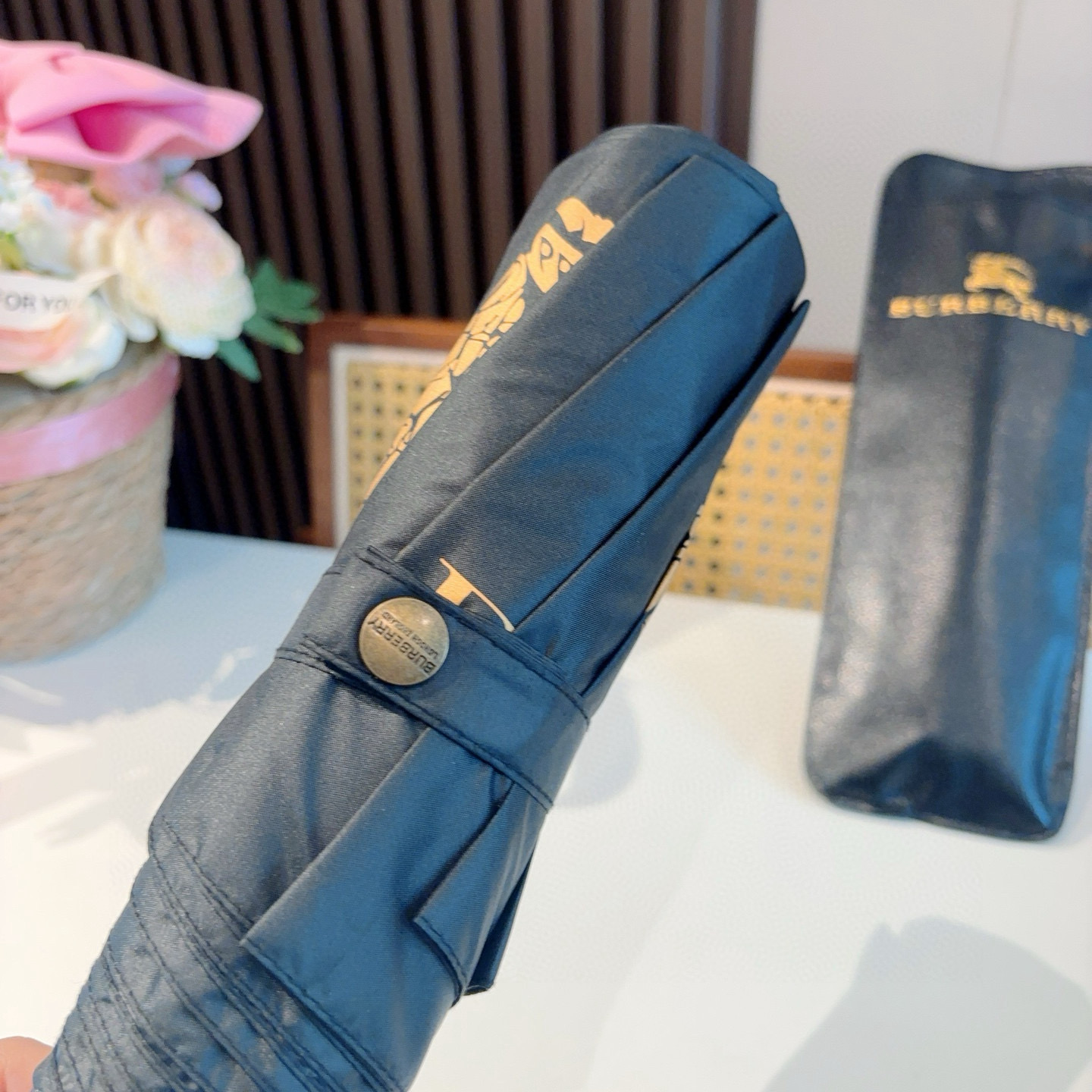  BURBERRY（巴宝莉） 三折自动折叠晴雨伞 年度巅峰之作 经典 高雅 时髦 这就是被称为英国BUR