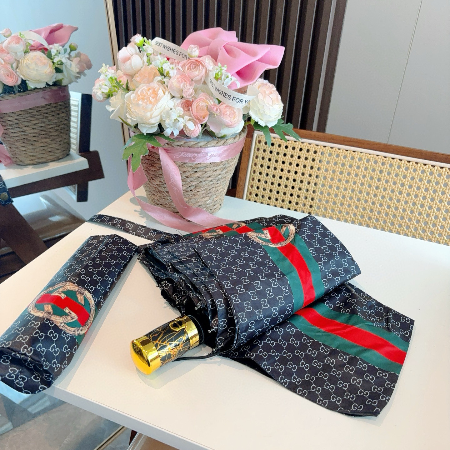 GUCCI（古奇）新款  三折自动折叠晴雨伞 选用台湾进口UV防紫外线伞布 原单代工级品质  🌹