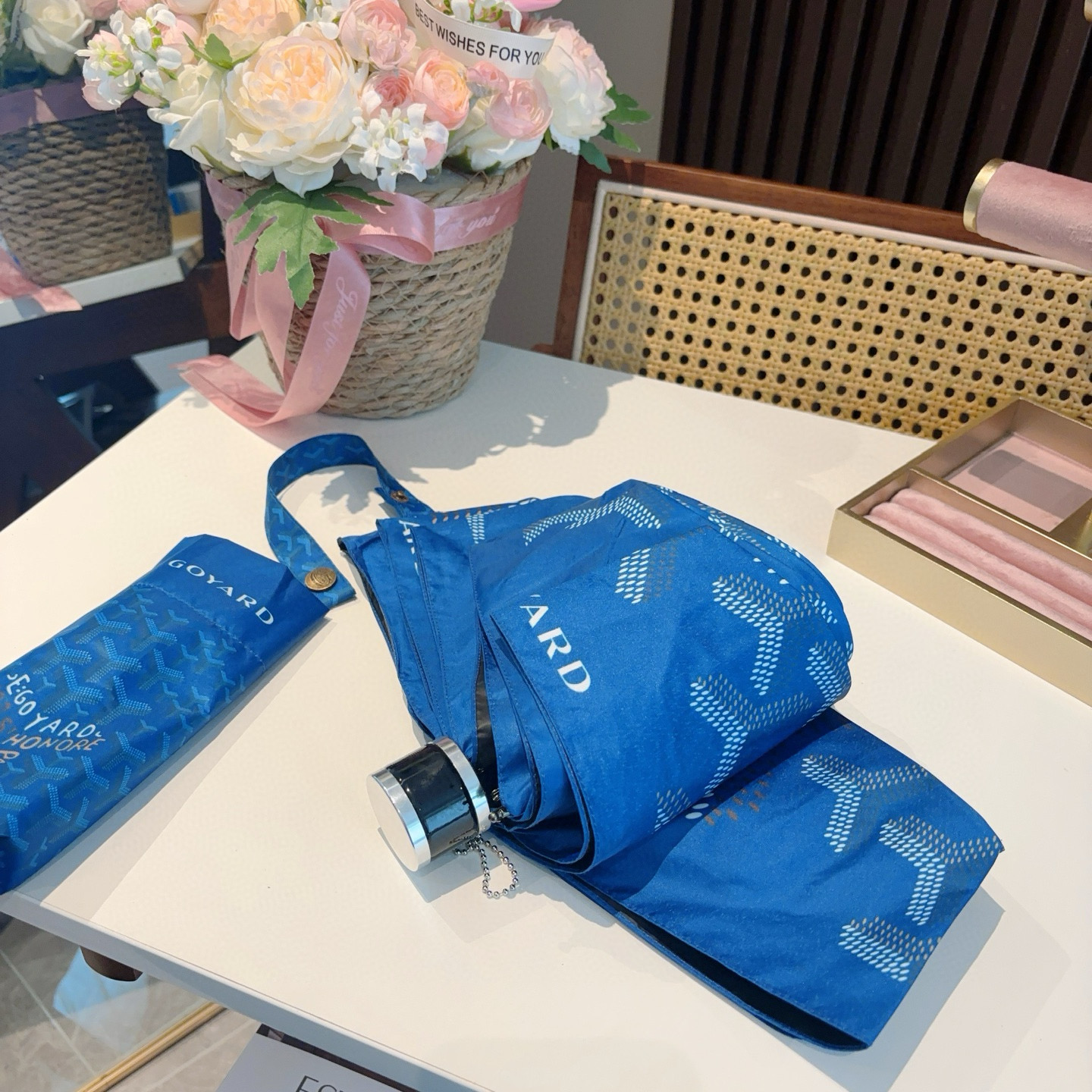 Goyard戈雅 2025新款 五折手开口袋伞 热卖款 时尚指数爆表 不论晴天雨天使用都相得益彰 拥有它
