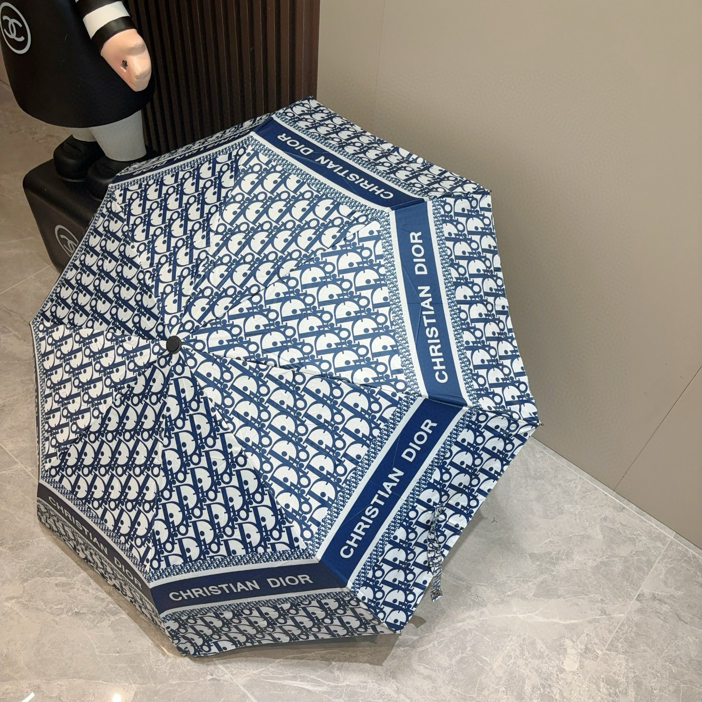  DIOR（迪奥）经典cd印花三折自动折叠晴雨伞  时尚原单代工品质 细节精致 看得见的品质 打破一成不