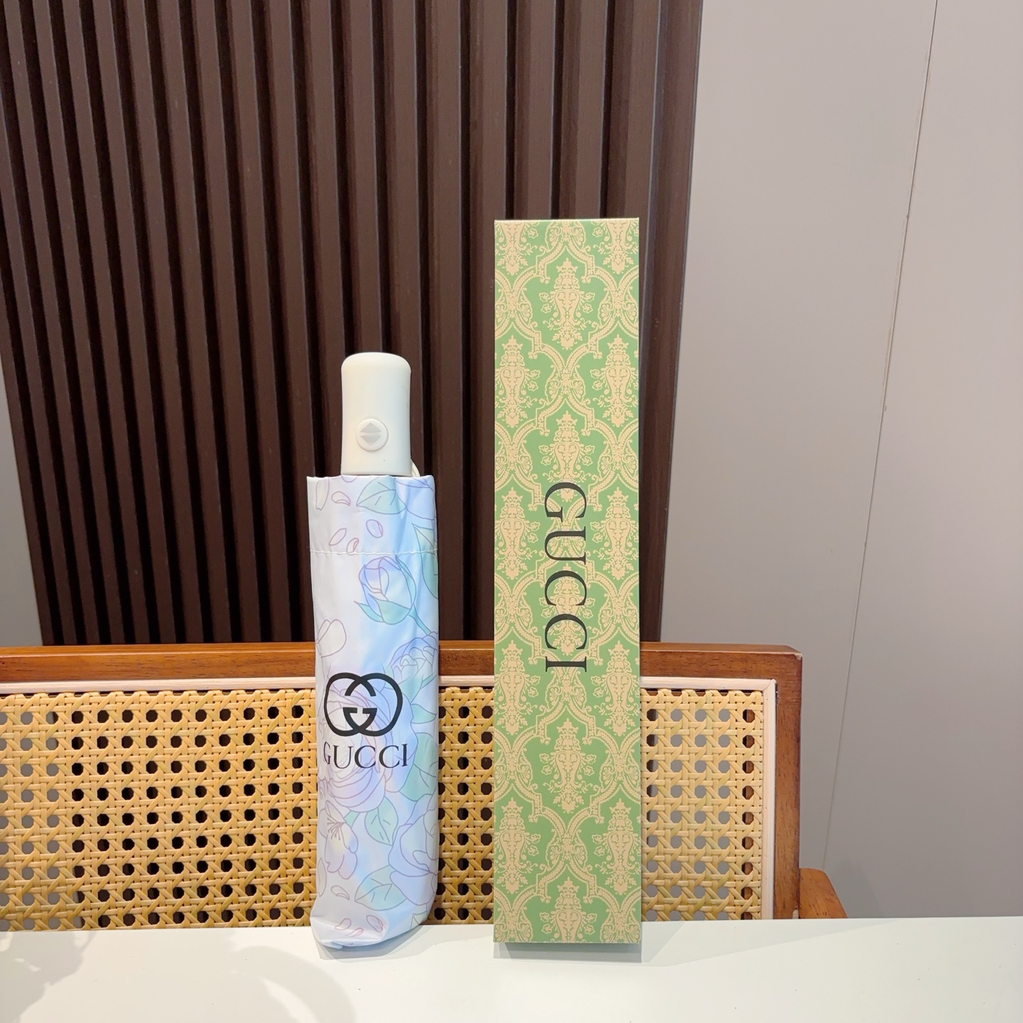  GUCCI（古奇）新款 三折自动折叠晴雨伞 选用台湾进口UV防紫外线伞布 原单代工级品质  🌹