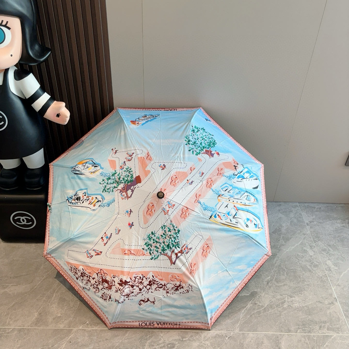 LOUIS VUITTON （路易威登）新款 三折自动折叠晴雨伞 新涂层技术深色伞面 拥有令人惊喜的遮光