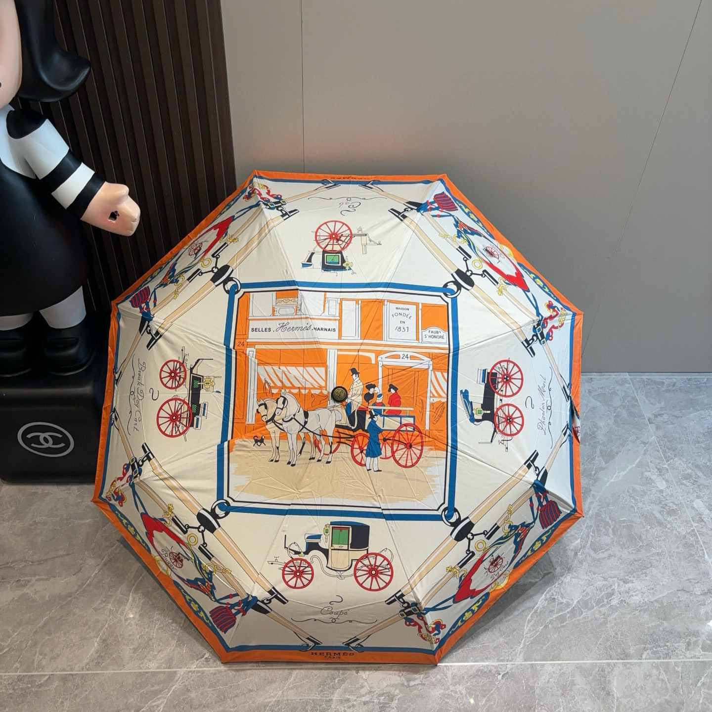 爱马仕（Hermès）   新款 极品H家三折自动伞重磅呈现 以其精湛的工艺技术和源源不断的想像力 新涂