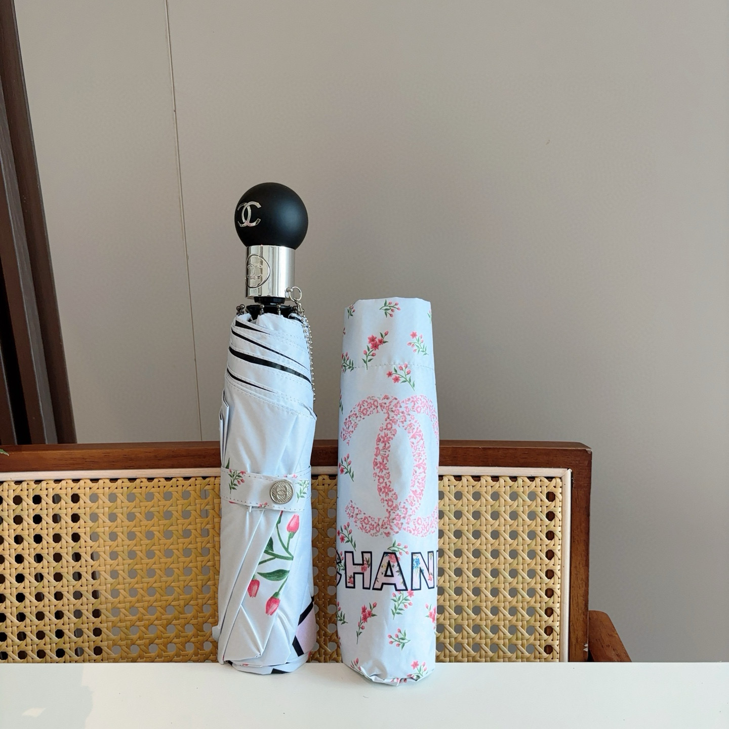  CHANEL（香奈儿）三折自动折叠晴雨伞 选用台湾进口UV防紫外线伞布 原单代工级品质  