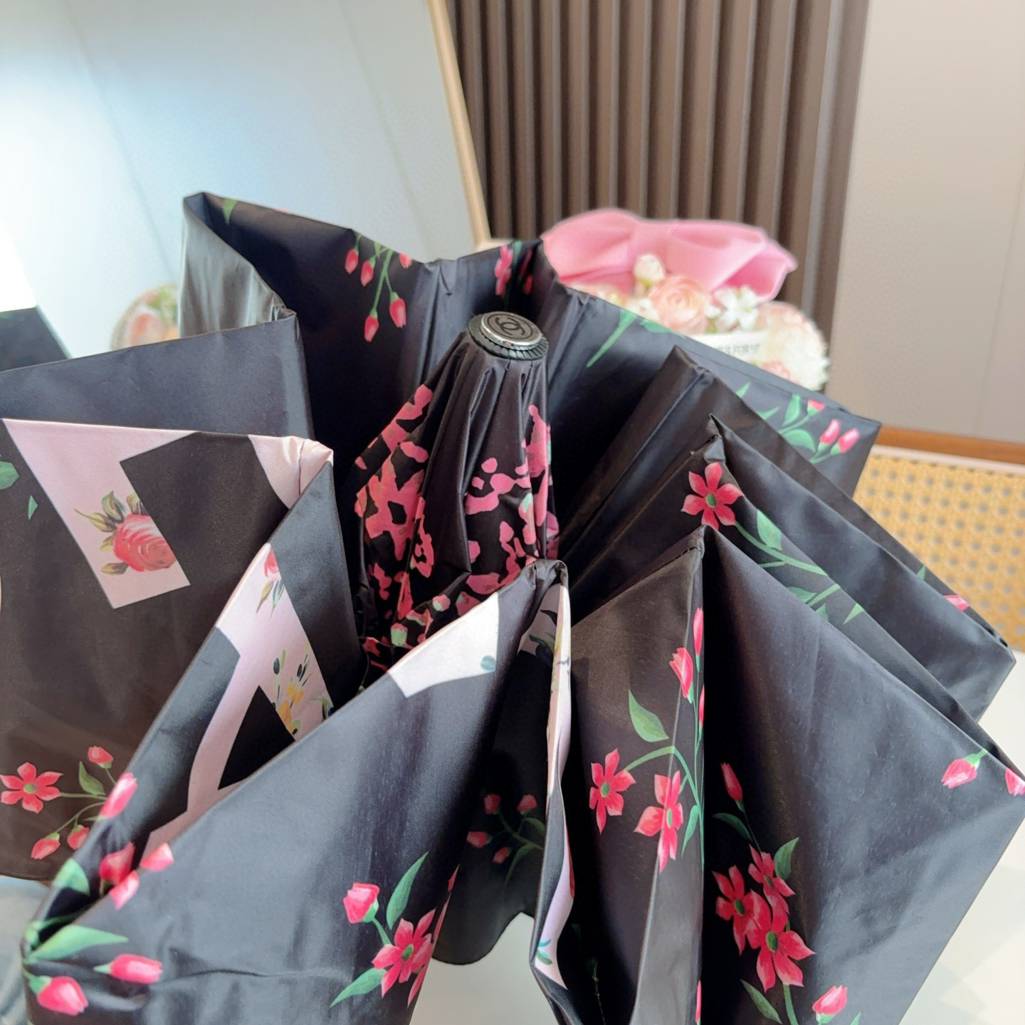  CHANEL（香奈儿）三折自动折叠晴雨伞 选用台湾进口UV防紫外线伞布 原单代工级品质  