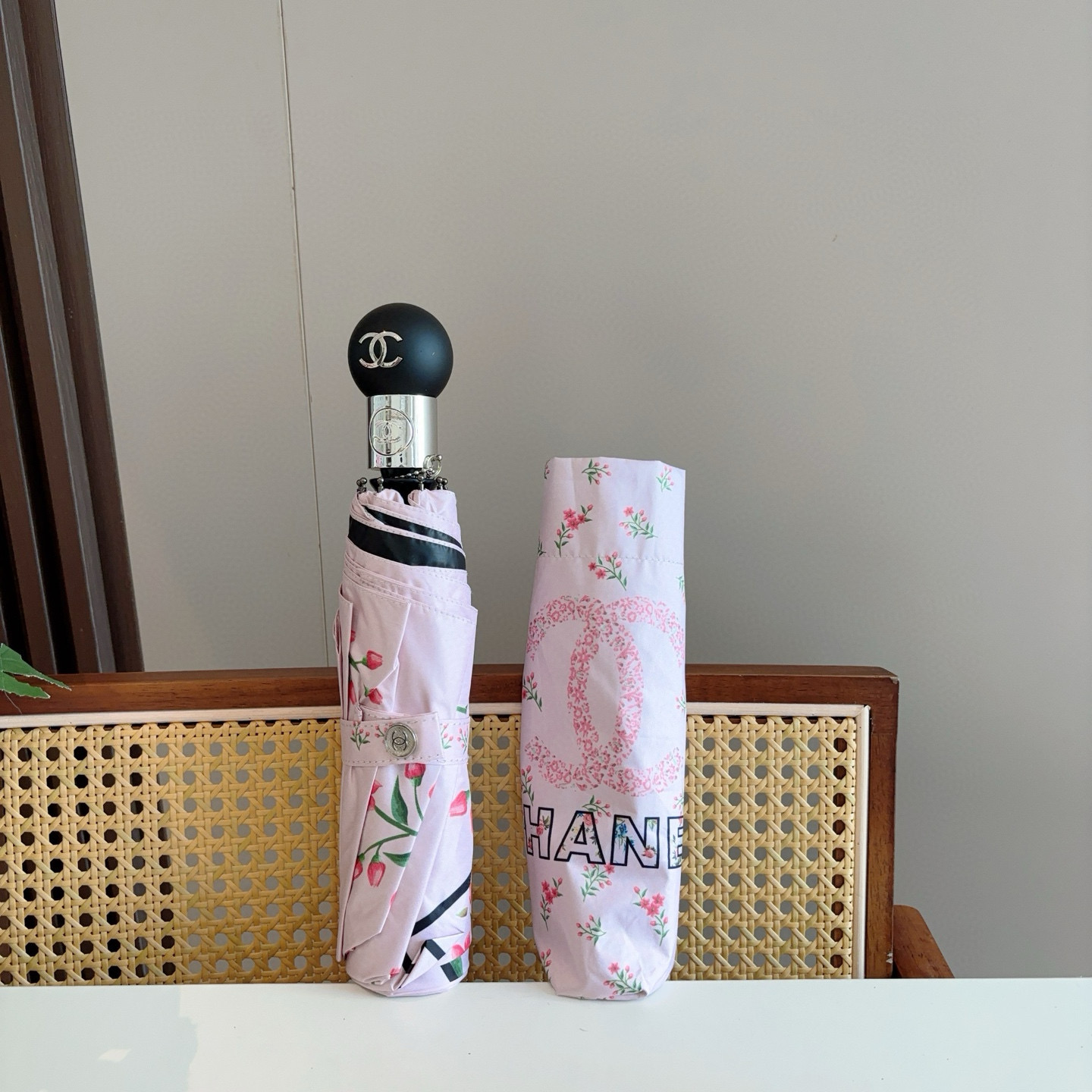  CHANEL（香奈儿）三折自动折叠晴雨伞 选用台湾进口UV防紫外线伞布 原单代工级品质  