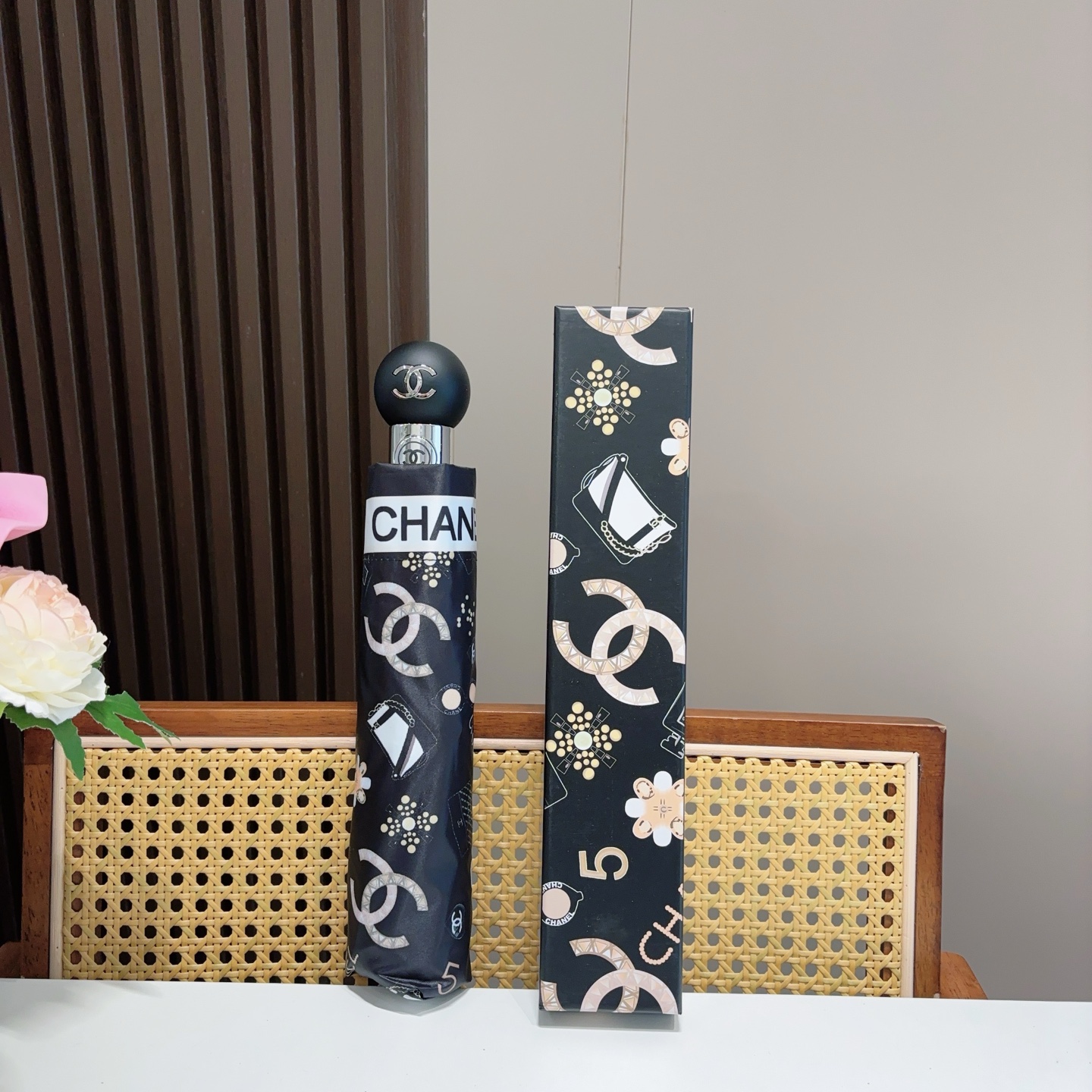  CHANEL（香奈儿）三折自动折叠晴雨伞 选用台湾进口UV防紫外线伞布 原单代工级品质  