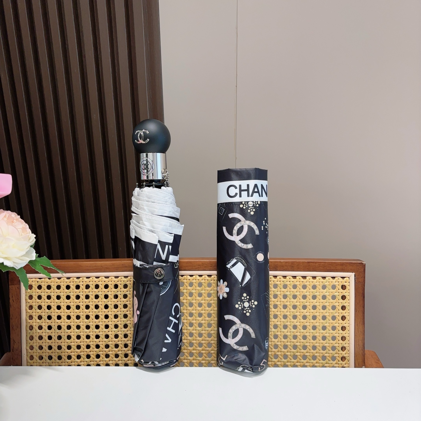  CHANEL（香奈儿）三折自动折叠晴雨伞 选用台湾进口UV防紫外线伞布 原单代工级品质  