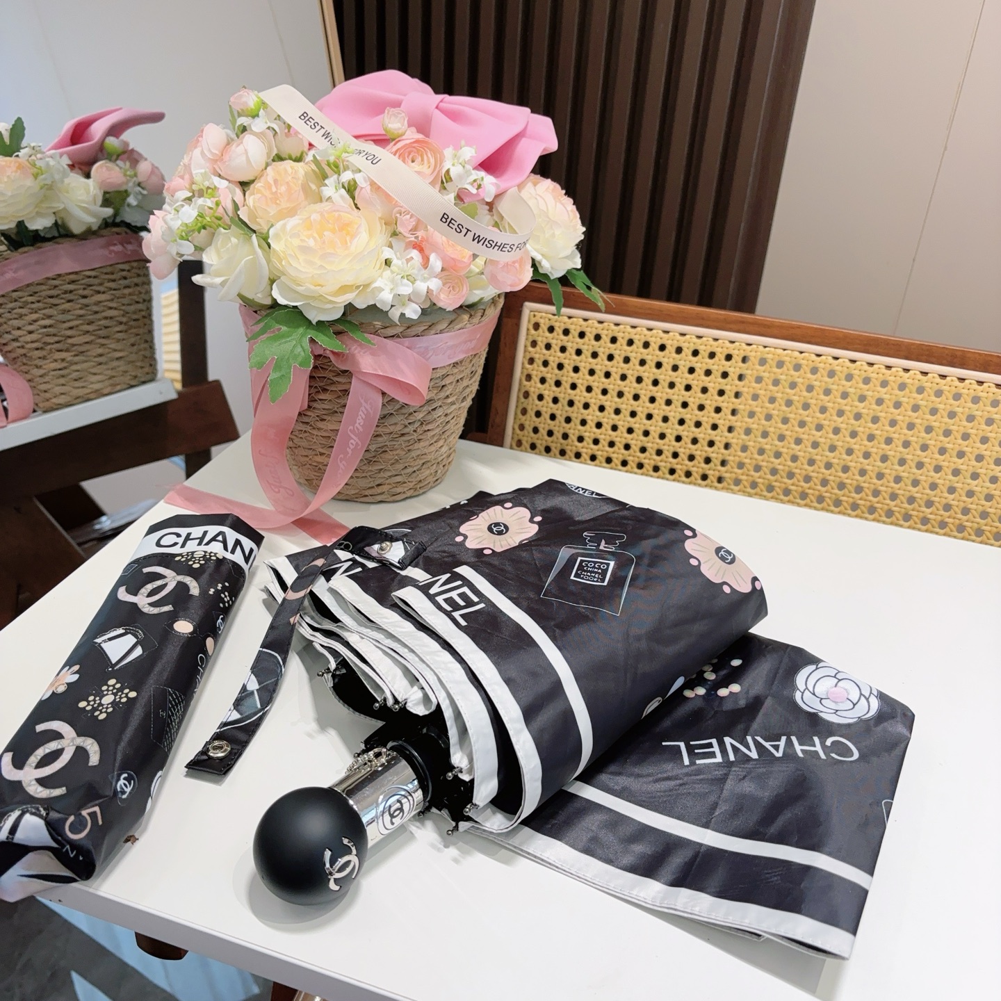  CHANEL（香奈儿）三折自动折叠晴雨伞 选用台湾进口UV防紫外线伞布 原单代工级品质  