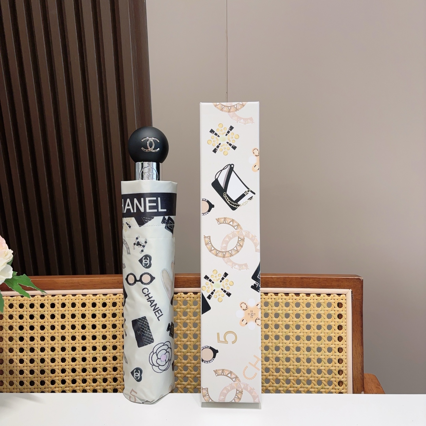  CHANEL（香奈儿）三折自动折叠晴雨伞 选用台湾进口UV防紫外线伞布 原单代工级品质  