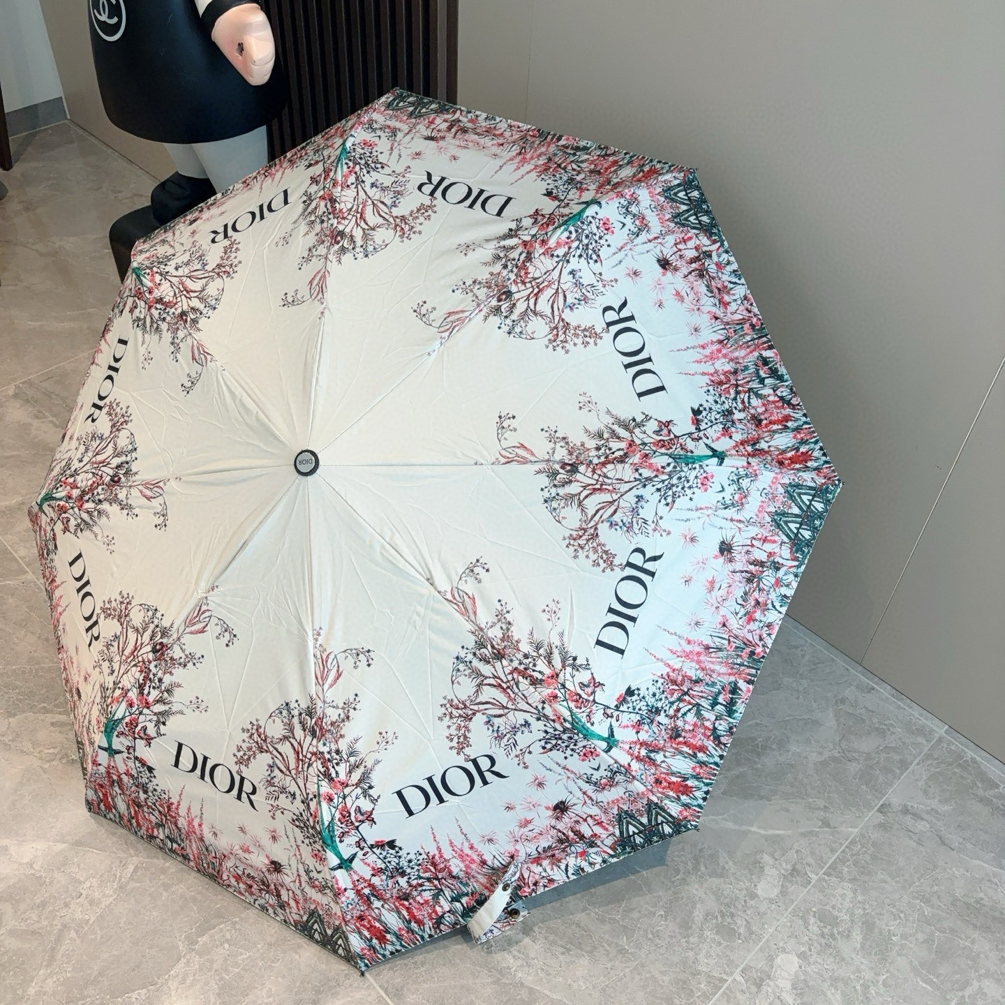  DIOR（迪奥）花穗 三折自动折叠晴雨伞  时尚原单代工品质 细节精致 看得见的品质 打破一成不变 色