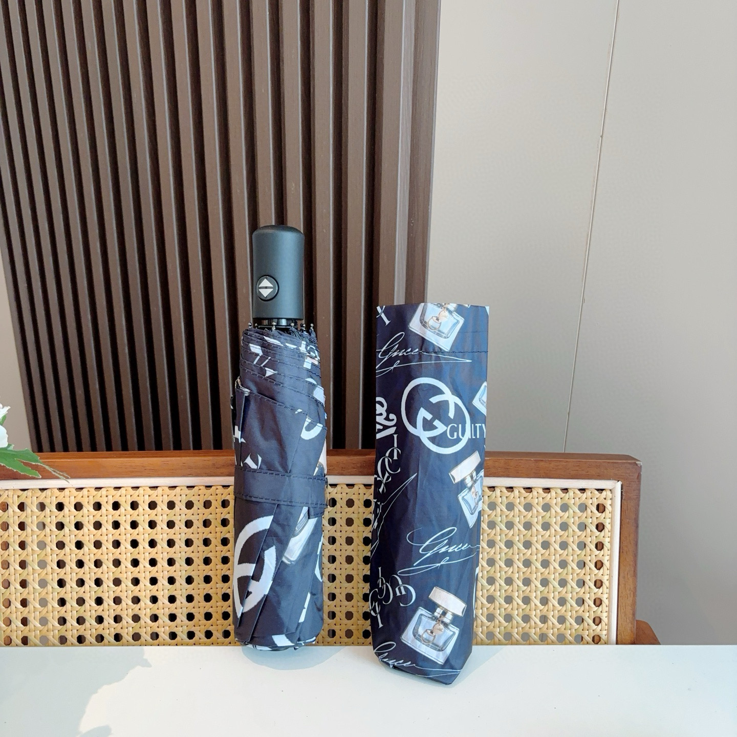 GUCCI（古奇）新款  三折自动折叠晴雨伞 选用台湾进口UV防紫外线伞布 原单代工级品质  🌹