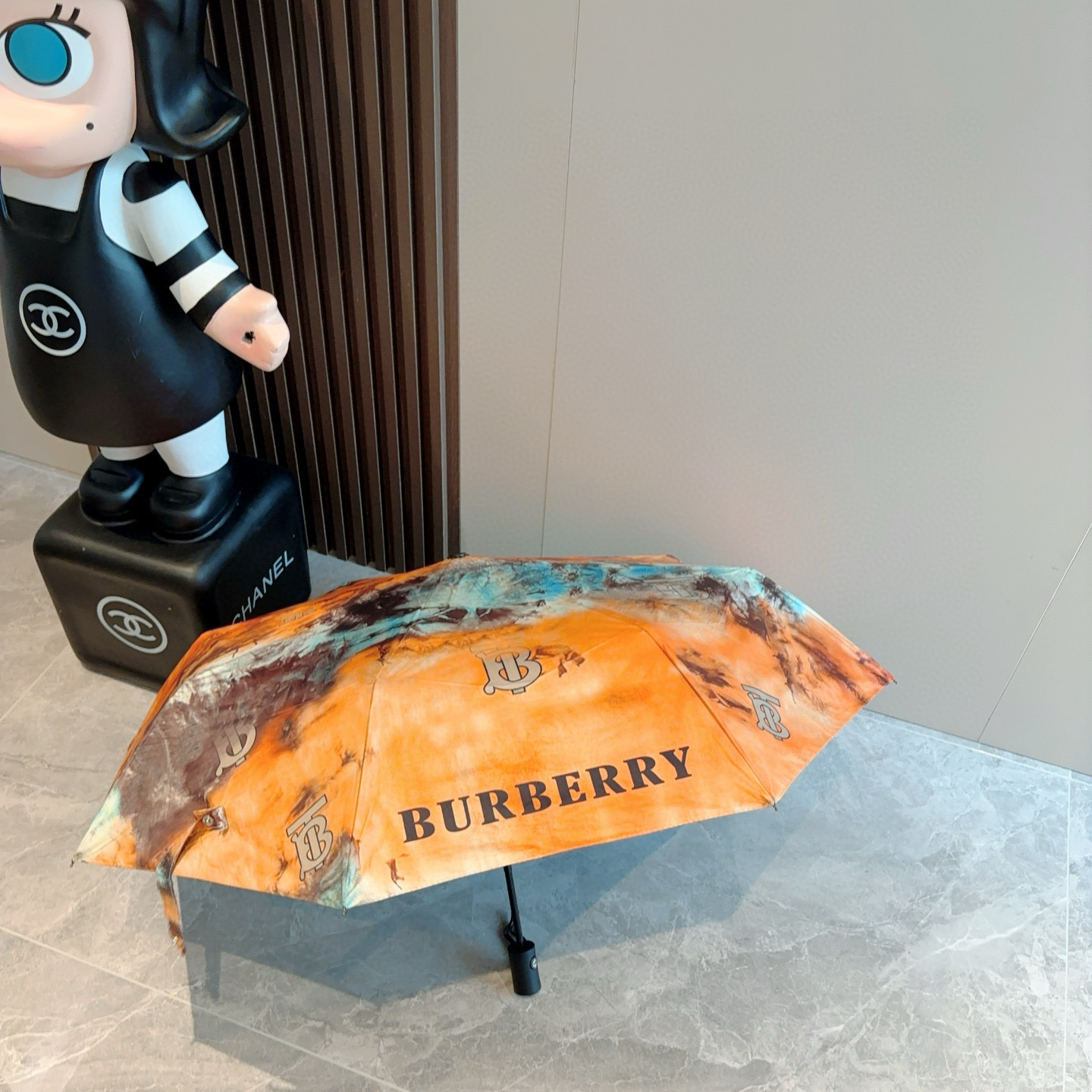  BURBERRY（巴宝莉） 三折自动折叠晴雨伞 年度巅峰之作 经典 高雅 时髦 这就是被称为英国BUR