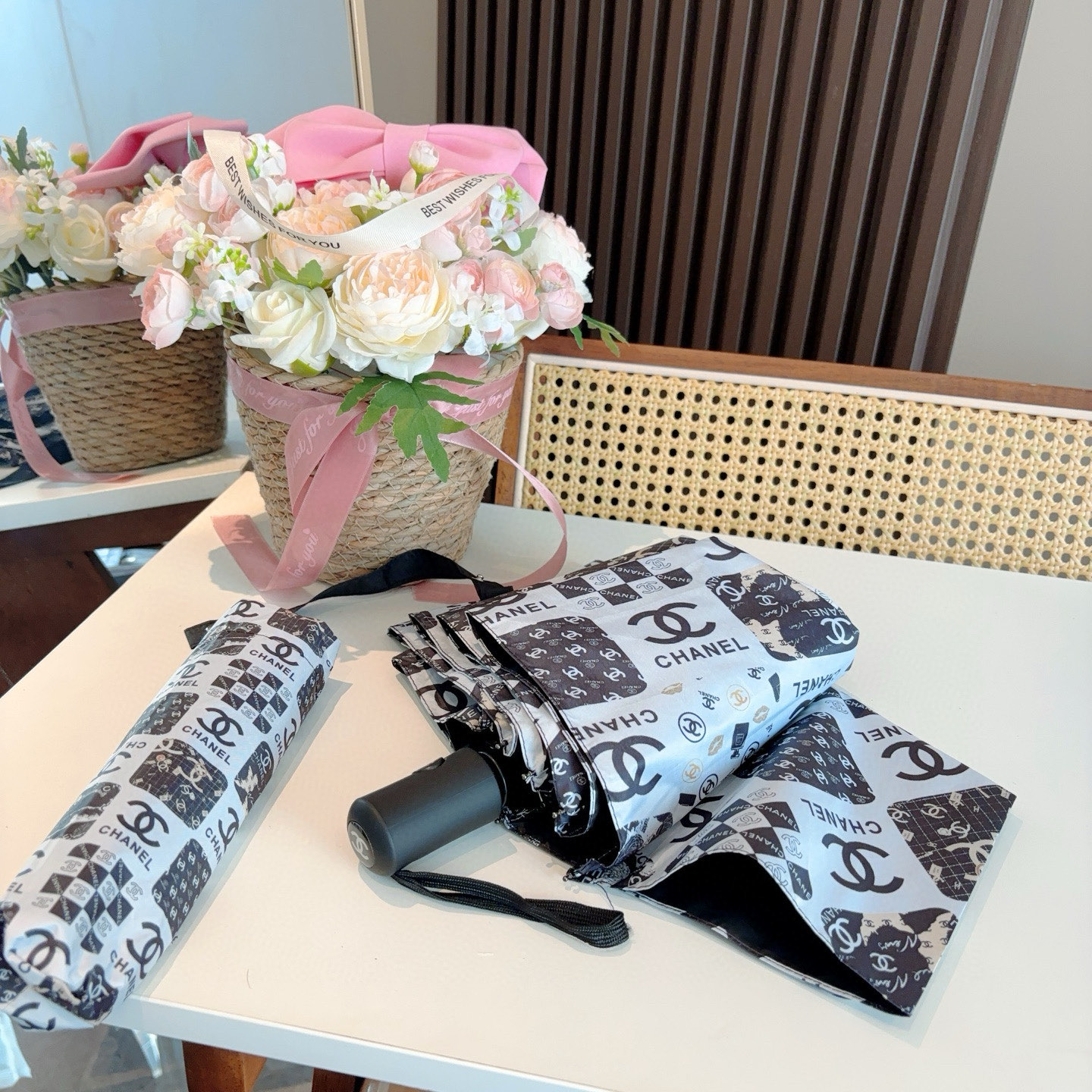  CHANEL（香奈儿）三折自动折叠晴雨伞 选用台湾进口UV防紫外线伞布 原单代工级品质  