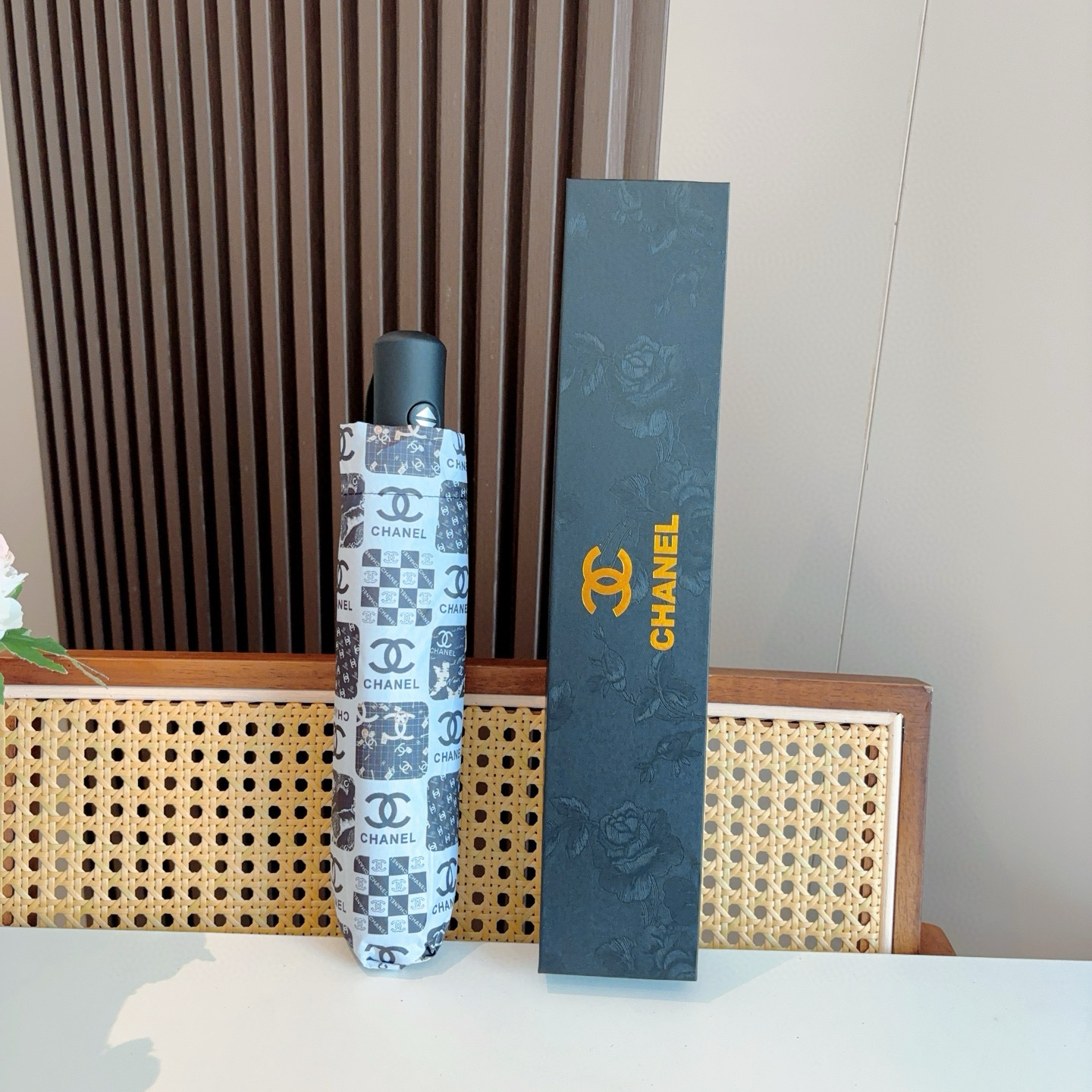  CHANEL（香奈儿）三折自动折叠晴雨伞 选用台湾进口UV防紫外线伞布 原单代工级品质  