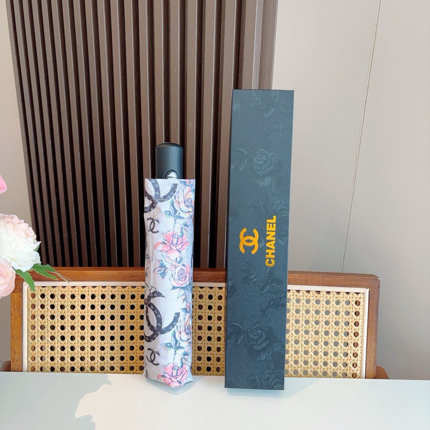  CHANEL（香奈儿）三折自动折叠晴雨伞 选用台湾进口UV防紫外线伞布 原单代工级品质  