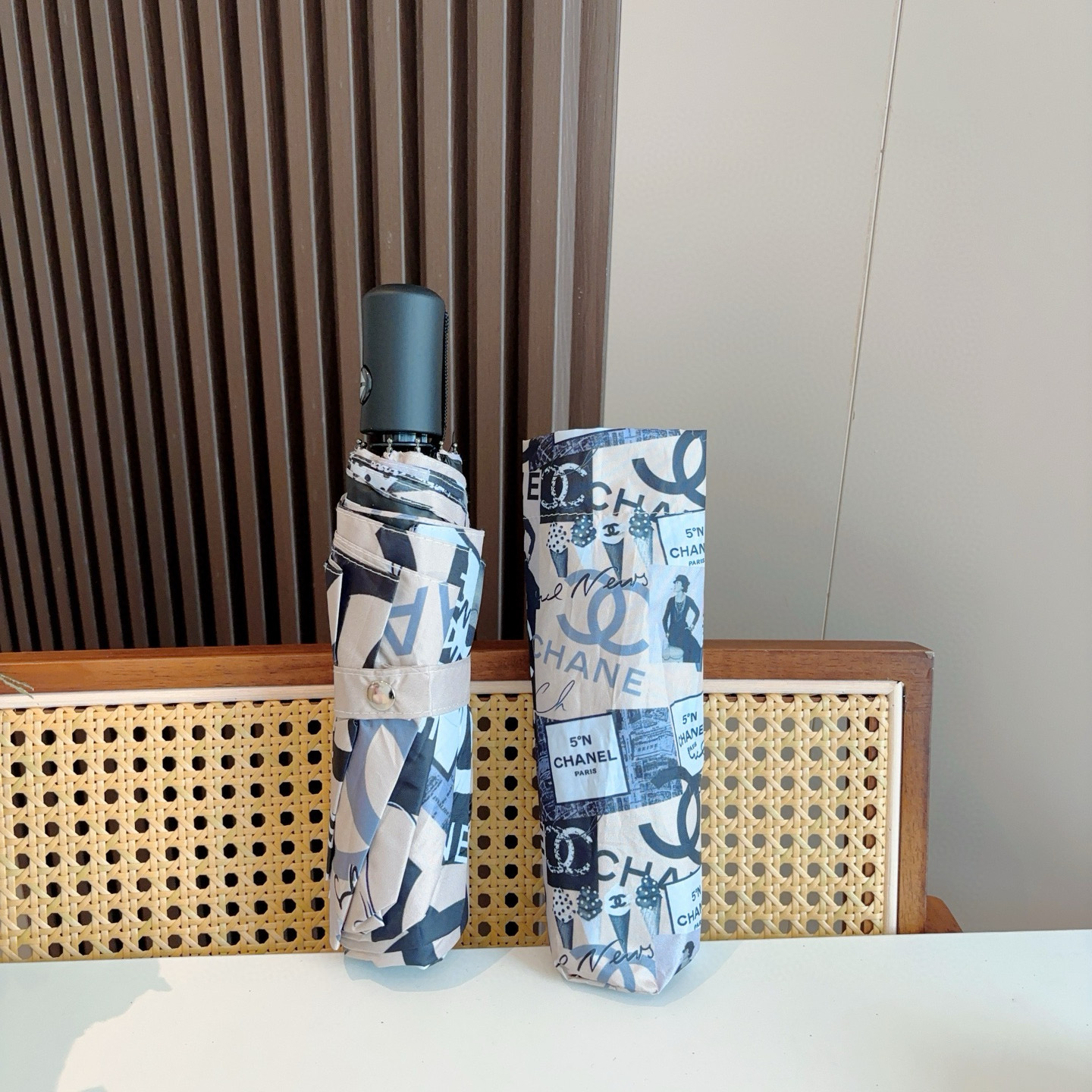  CHANEL（香奈儿）三折自动折叠晴雨伞 选用台湾进口UV防紫外线伞布 原单代工级品质  