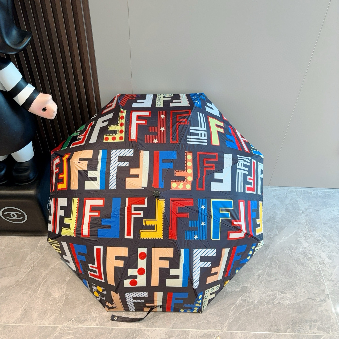  FENDI（芬迪）三折自动折叠晴雨伞 年度最新火爆单品  原单代工级品质 第一代210T碰击布防嗮拒水