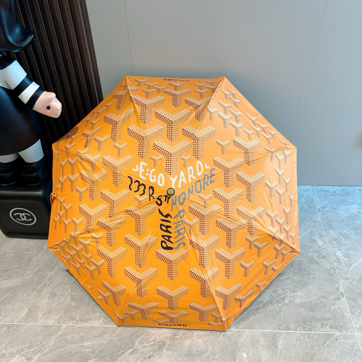 Goyard戈雅  三折自动折叠伞 热卖款 时尚指数爆表 不论晴天雨天使用都相得益彰 拥有它感受风从身
