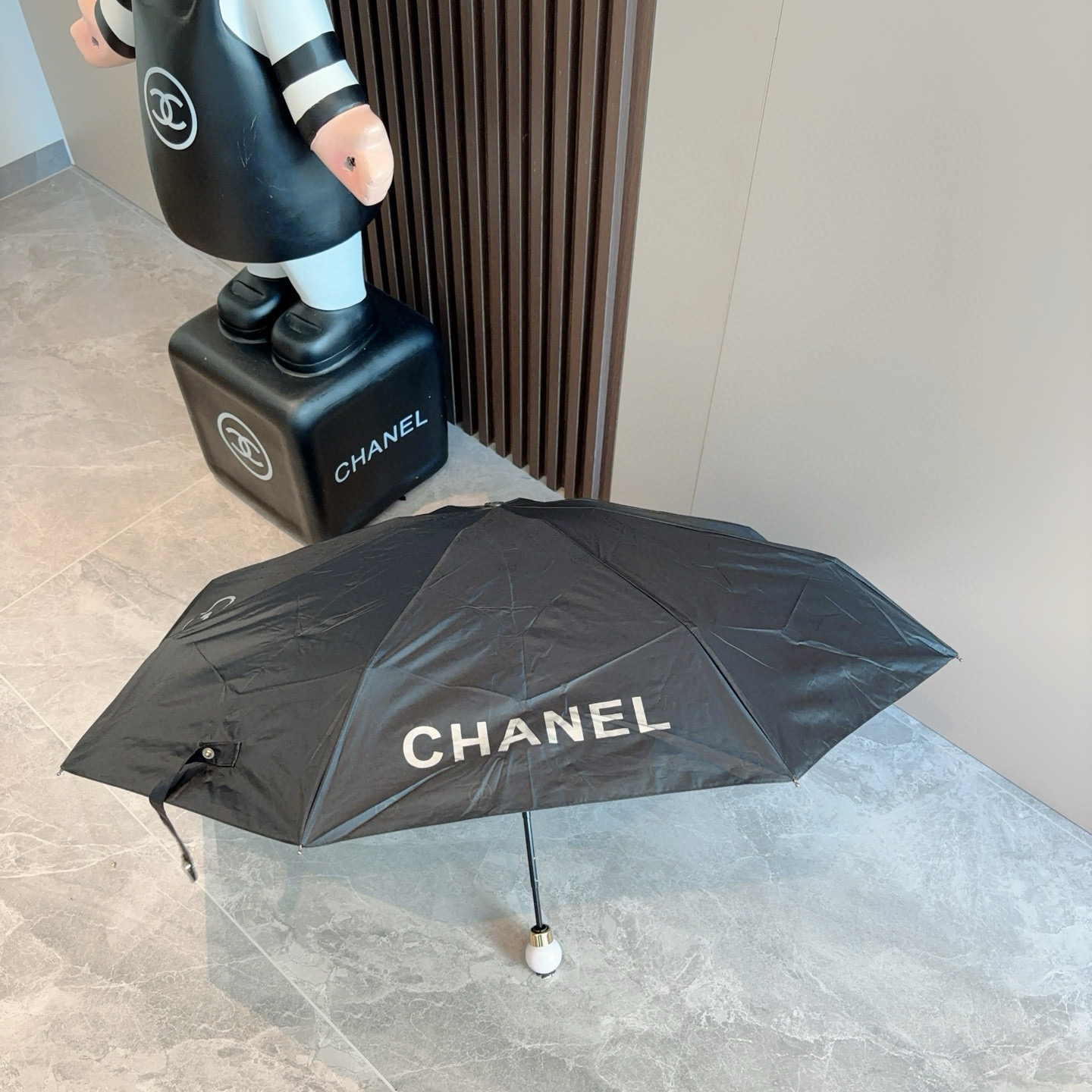  CHANEL（香奈儿）珍珠手柄 五折手动折叠晴雨伞 选用台湾进口UV防紫外线伞布 原单代工级品质  🌹