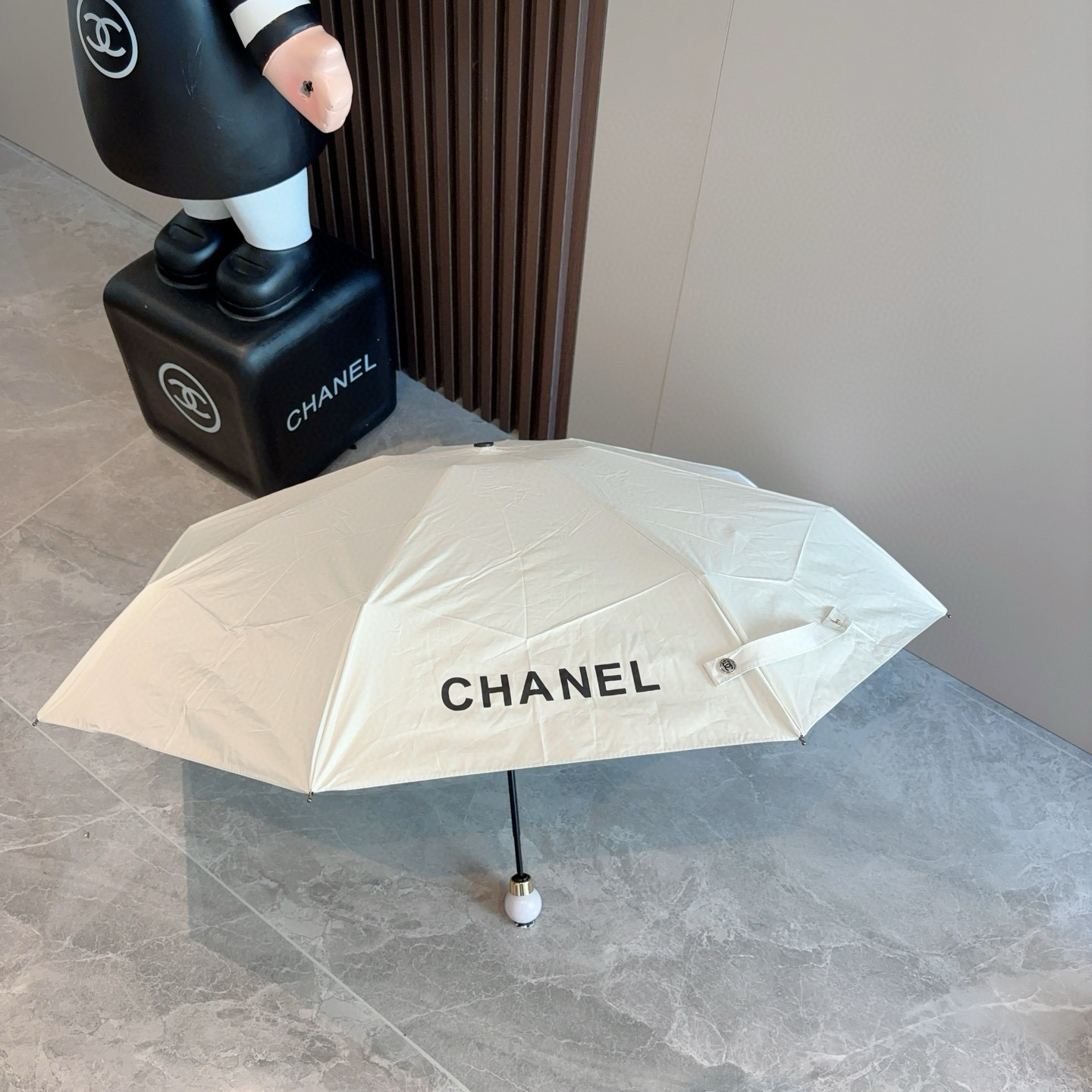  CHANEL（香奈儿）珍珠手柄 五折手动折叠晴雨伞 选用台湾进口UV防紫外线伞布 原单代工级品质  🌹