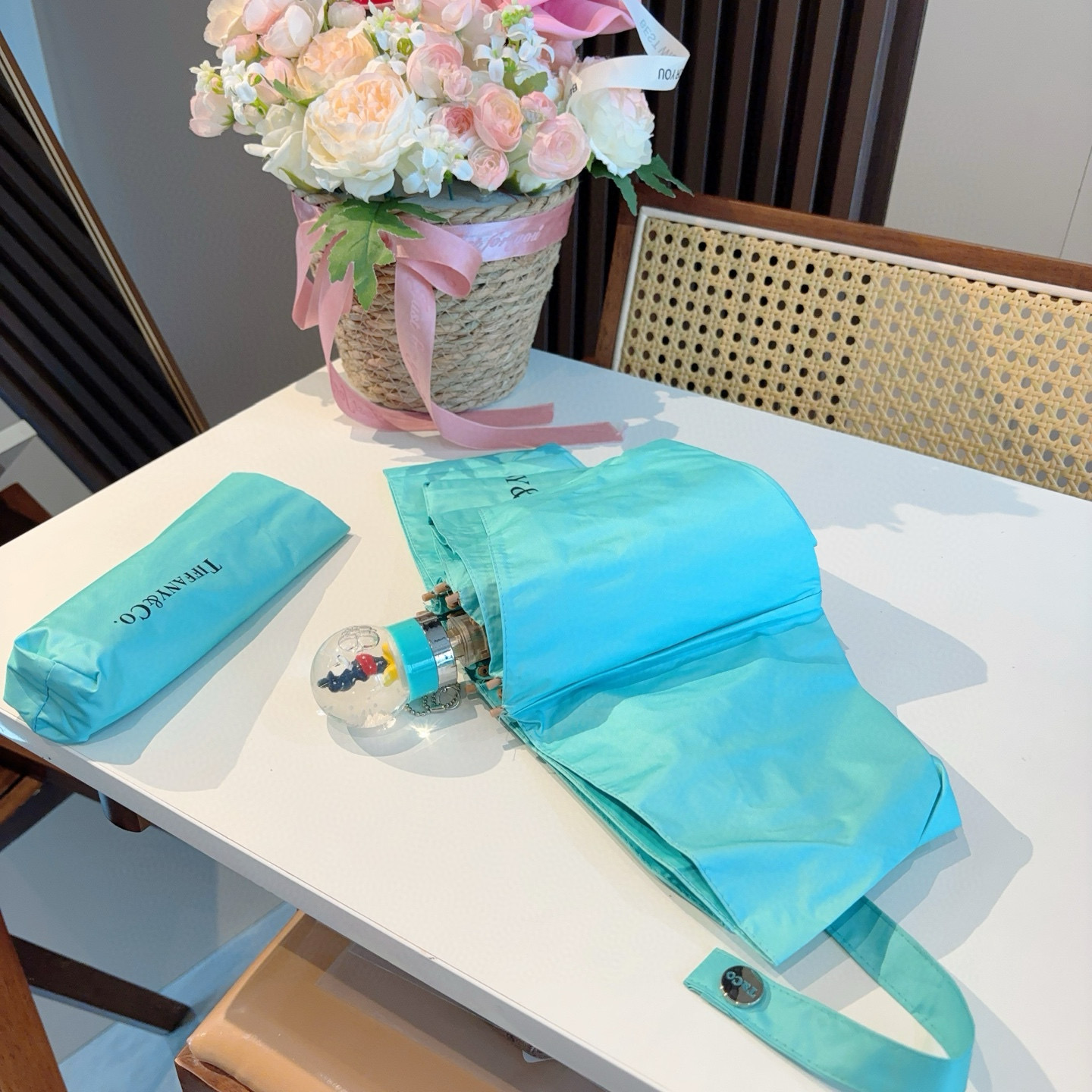  Tiffany蒂芙尼 米奇手柄 五折手开折叠晴雨伞 新款火爆来袭 夏日里的小清新 高效阻隔紫外线涂层 