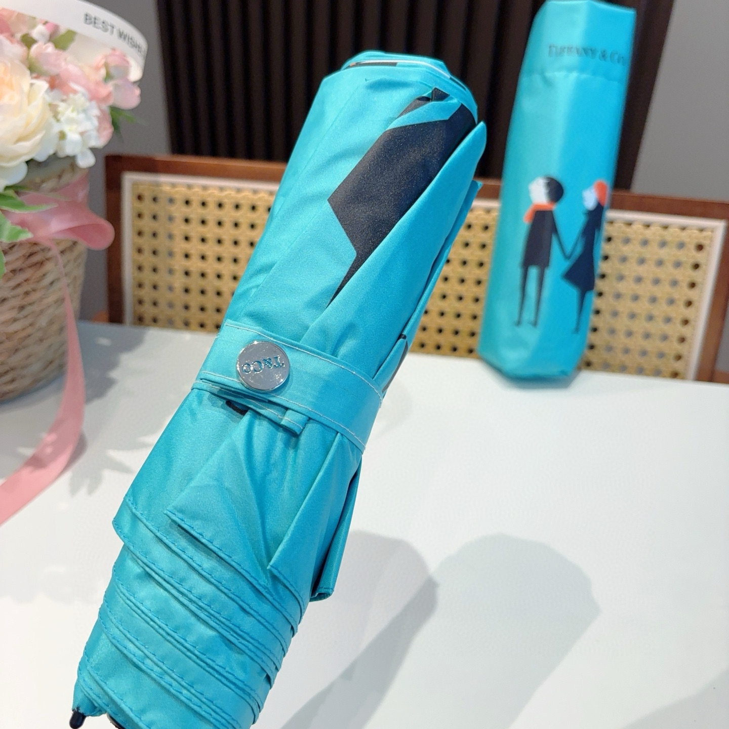  Tiffany蒂芙尼 💍时尚独特、三折自动折叠晴雨伞 火爆来袭 夏日里的小清新 高效阻隔紫外线涂层 有