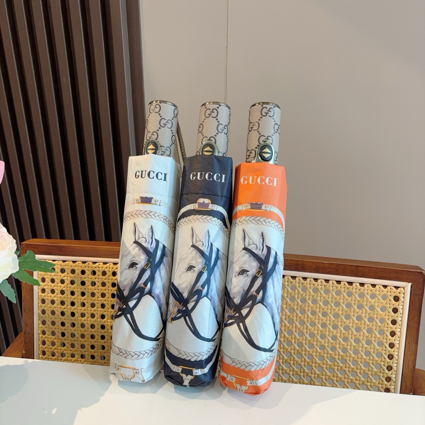  GUCCI古奇 三折自动折叠晴雨伞  时尚原单代工品质 细节精致 看得见的品质 打破一成不变 色泽纯正