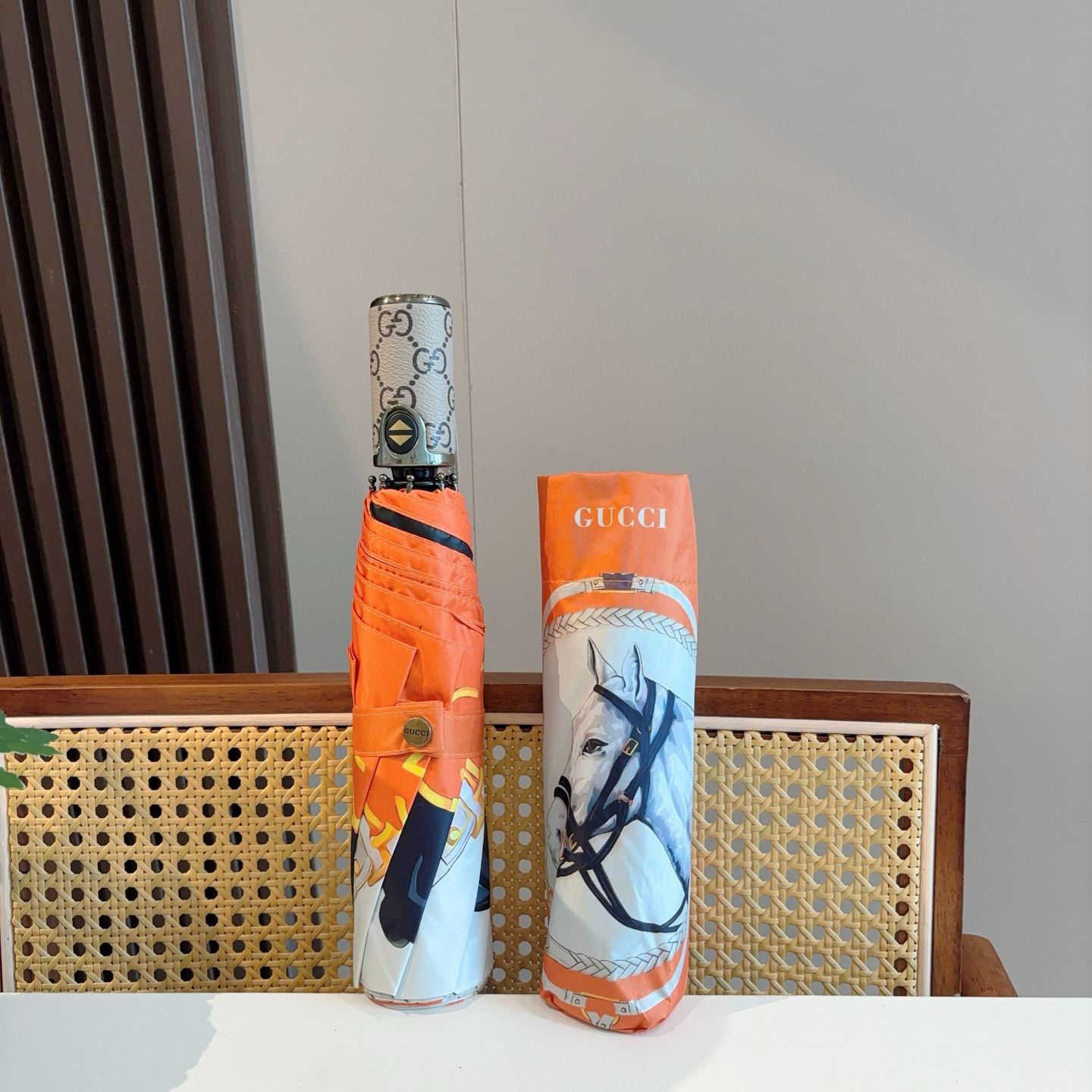  GUCCI古奇 三折自动折叠晴雨伞  时尚原单代工品质 细节精致 看得见的品质 打破一成不变 色泽纯正